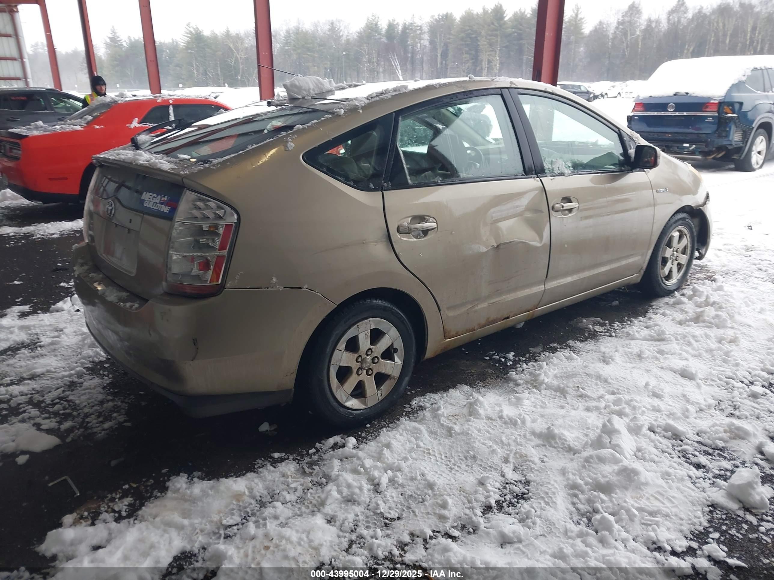 TOYOTA PRIUS image 4