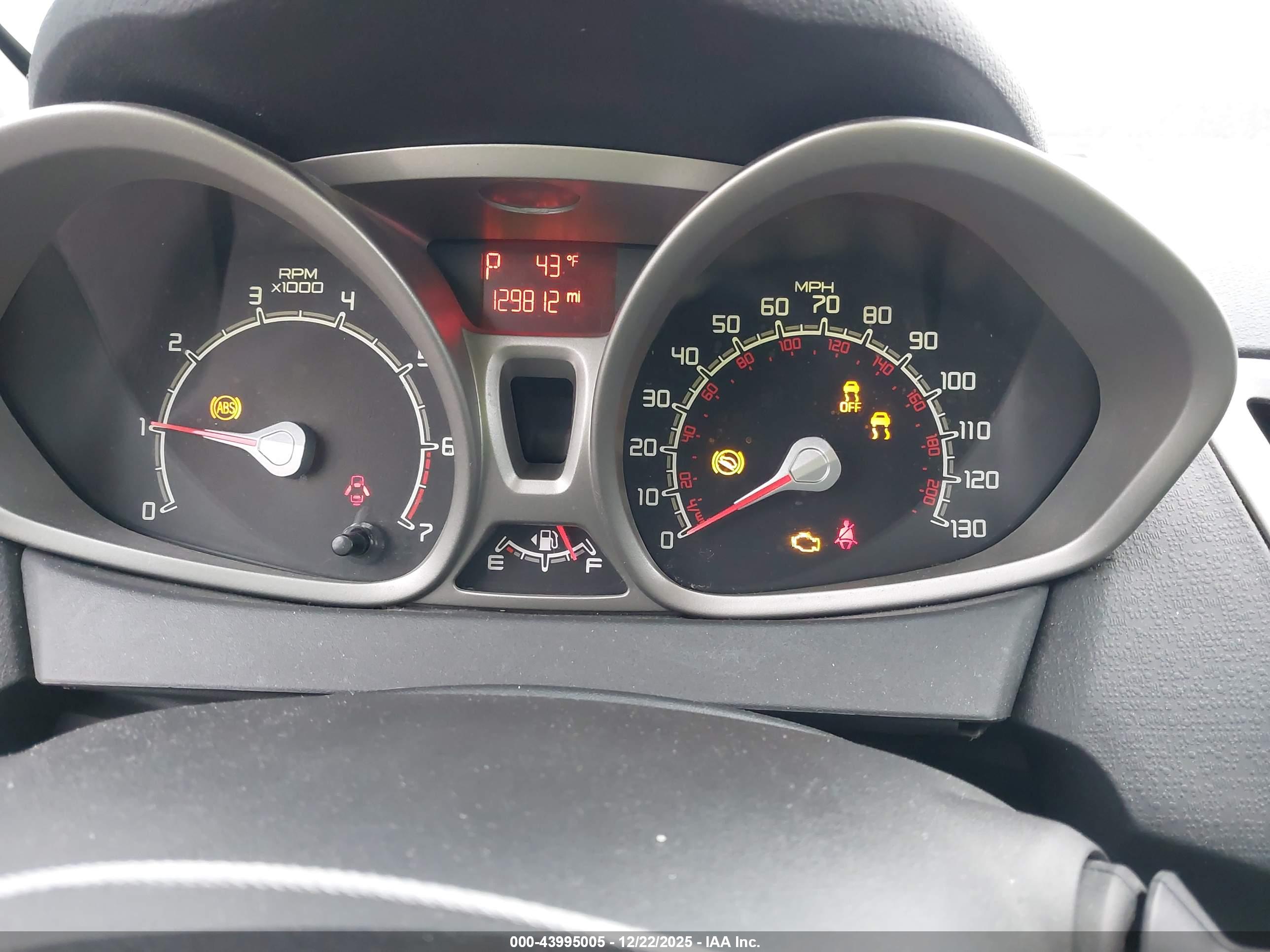FORD FIESTA image 7