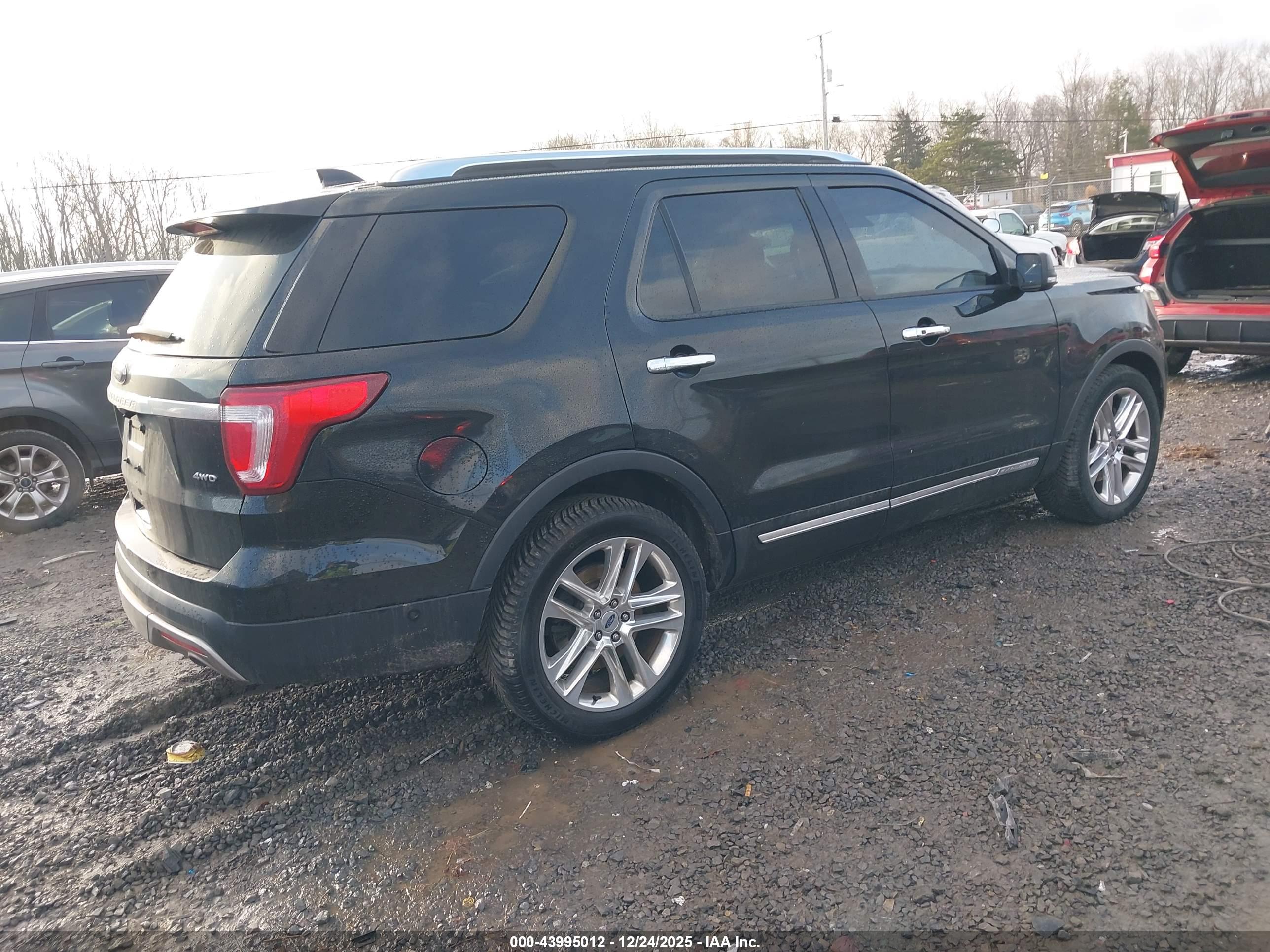 FORD EXPLORER image 4