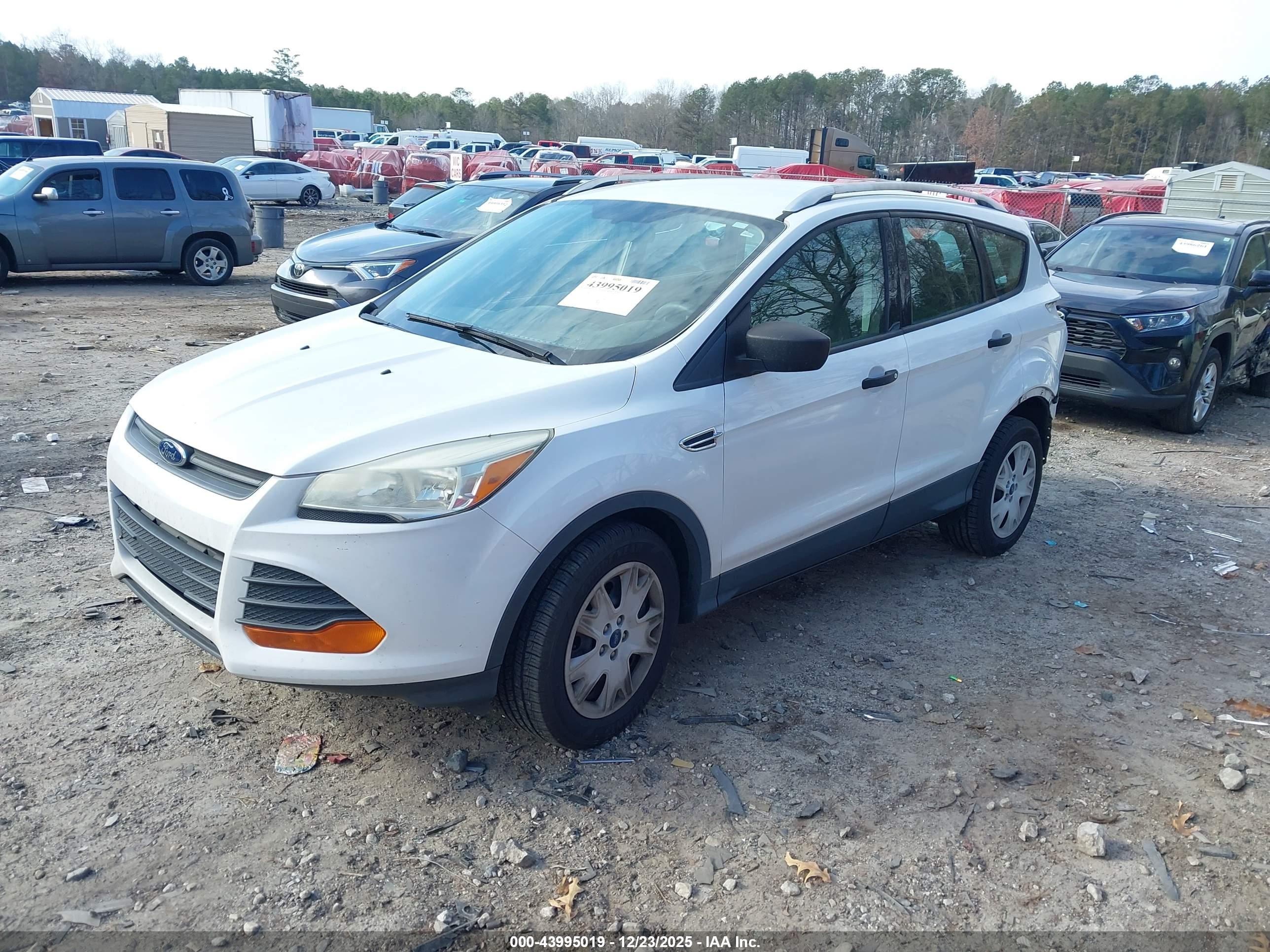 FORD ESCAPE image 2