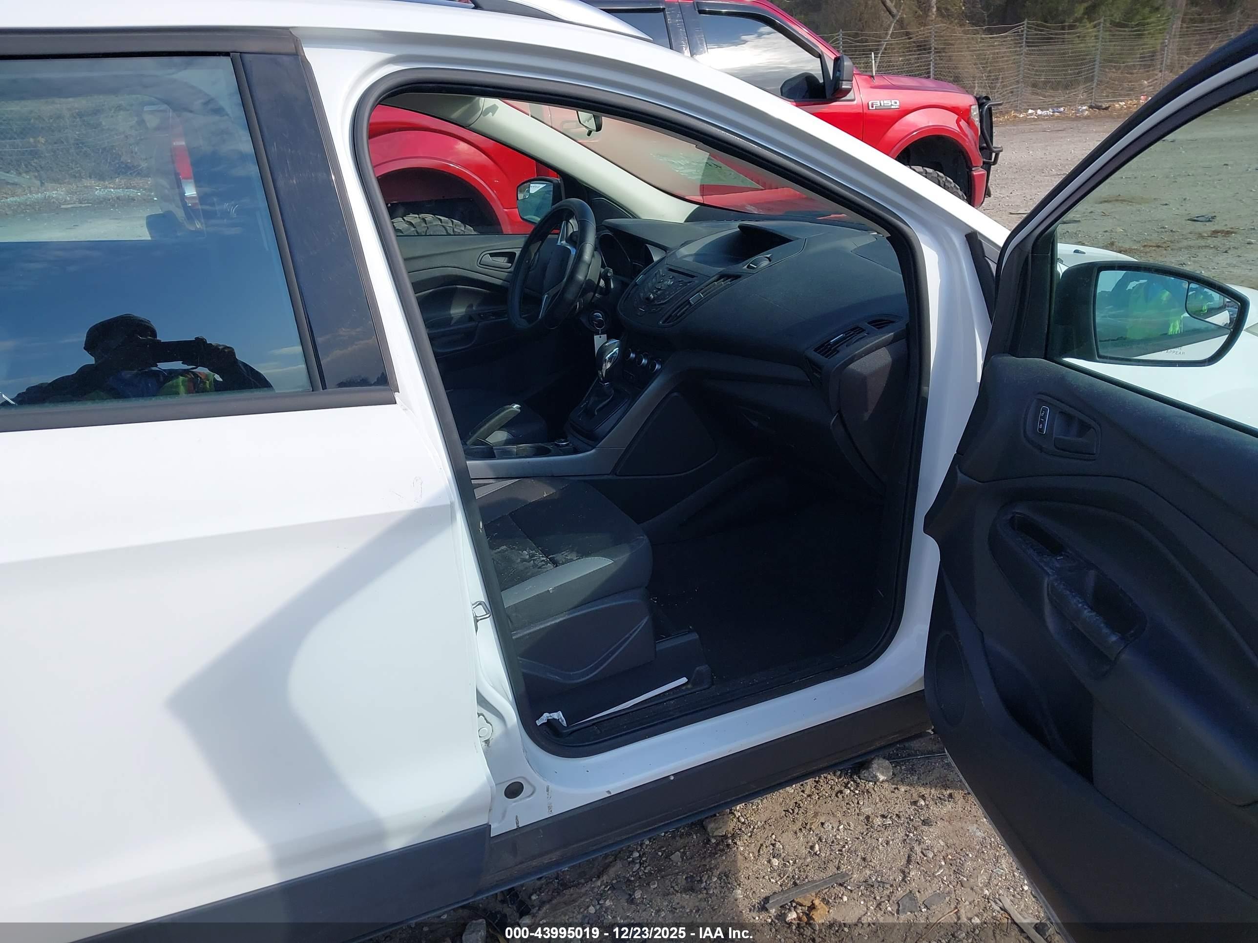 FORD ESCAPE image 5