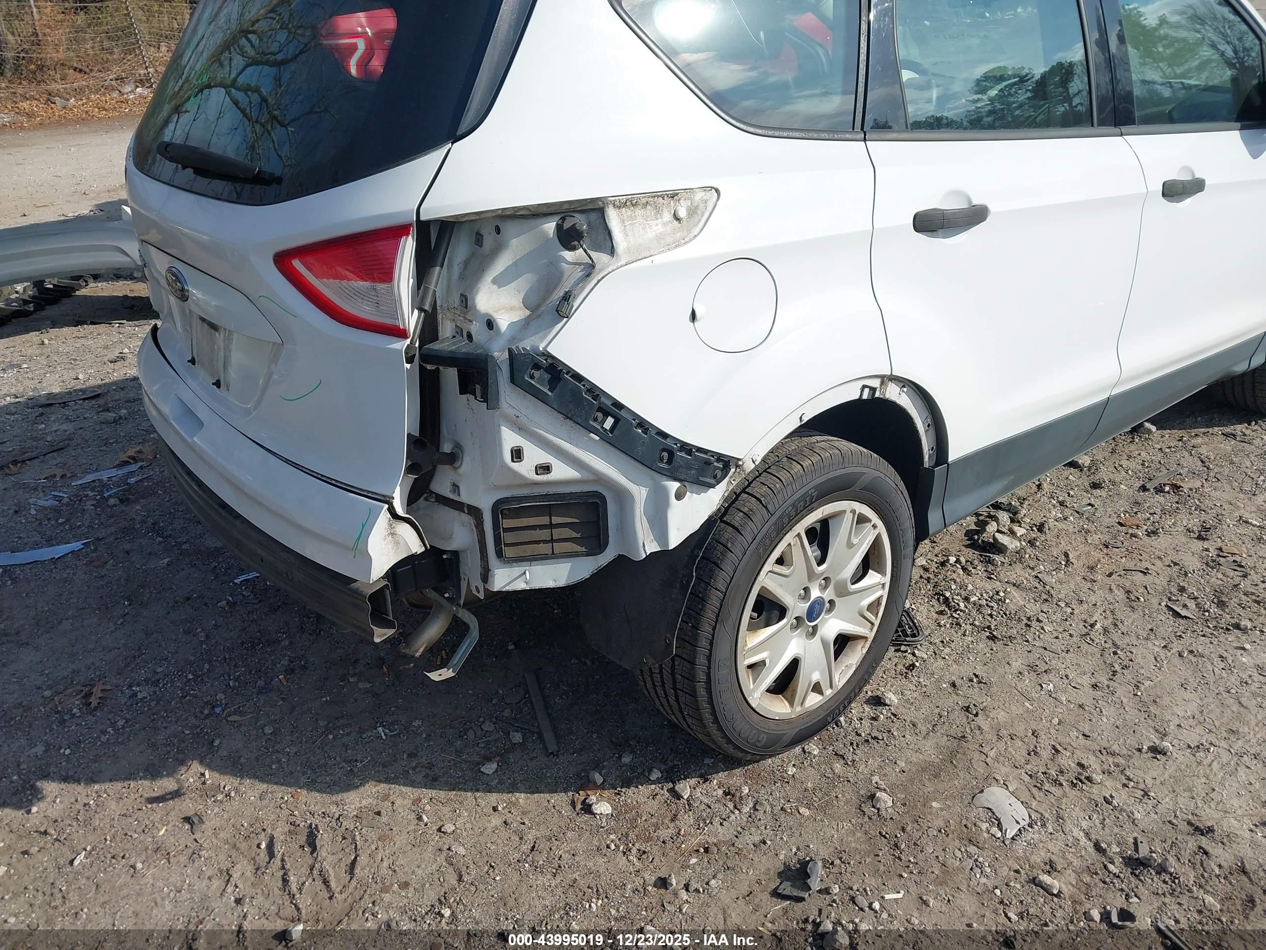 FORD ESCAPE image 6