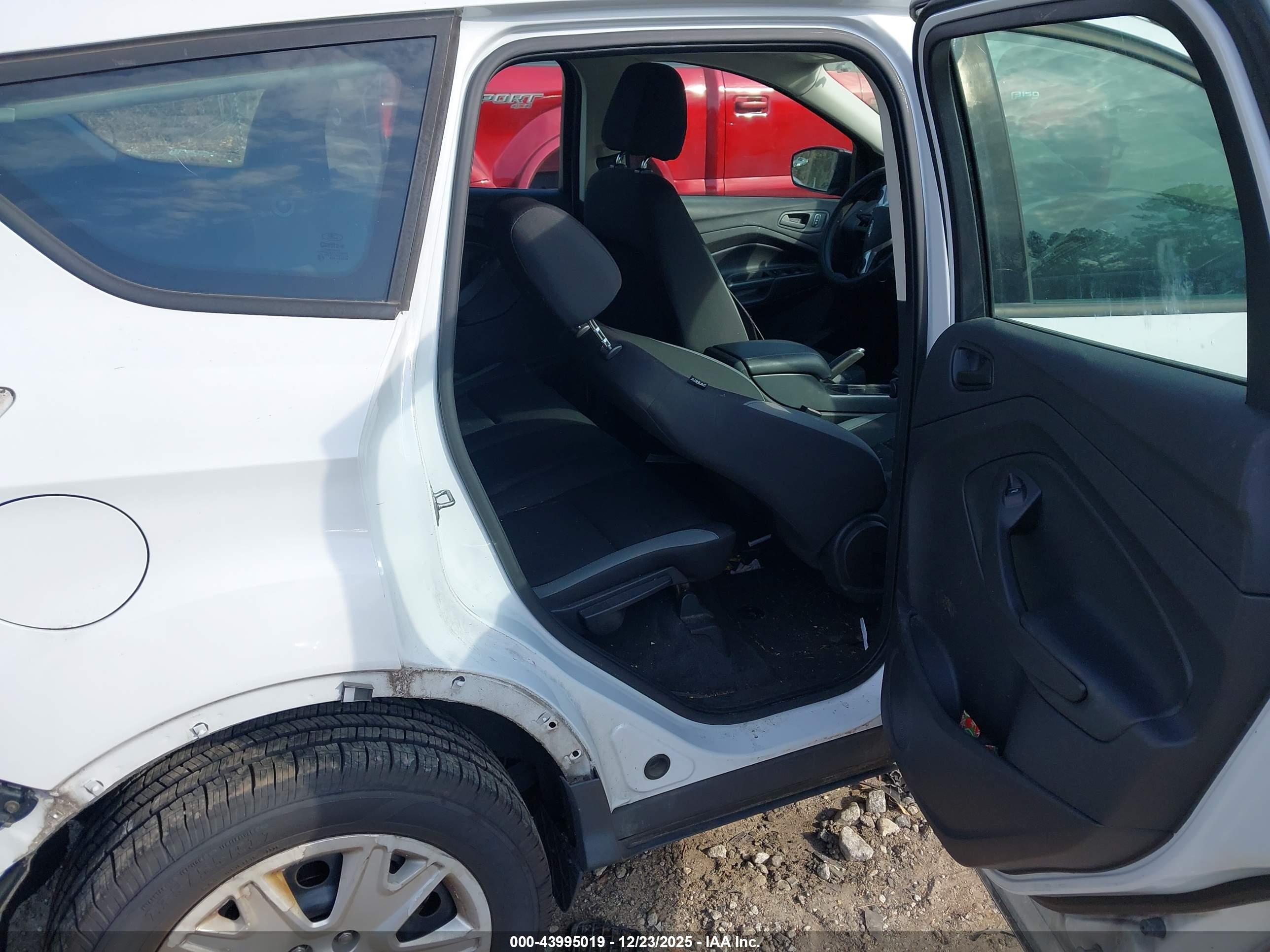 FORD ESCAPE image 8