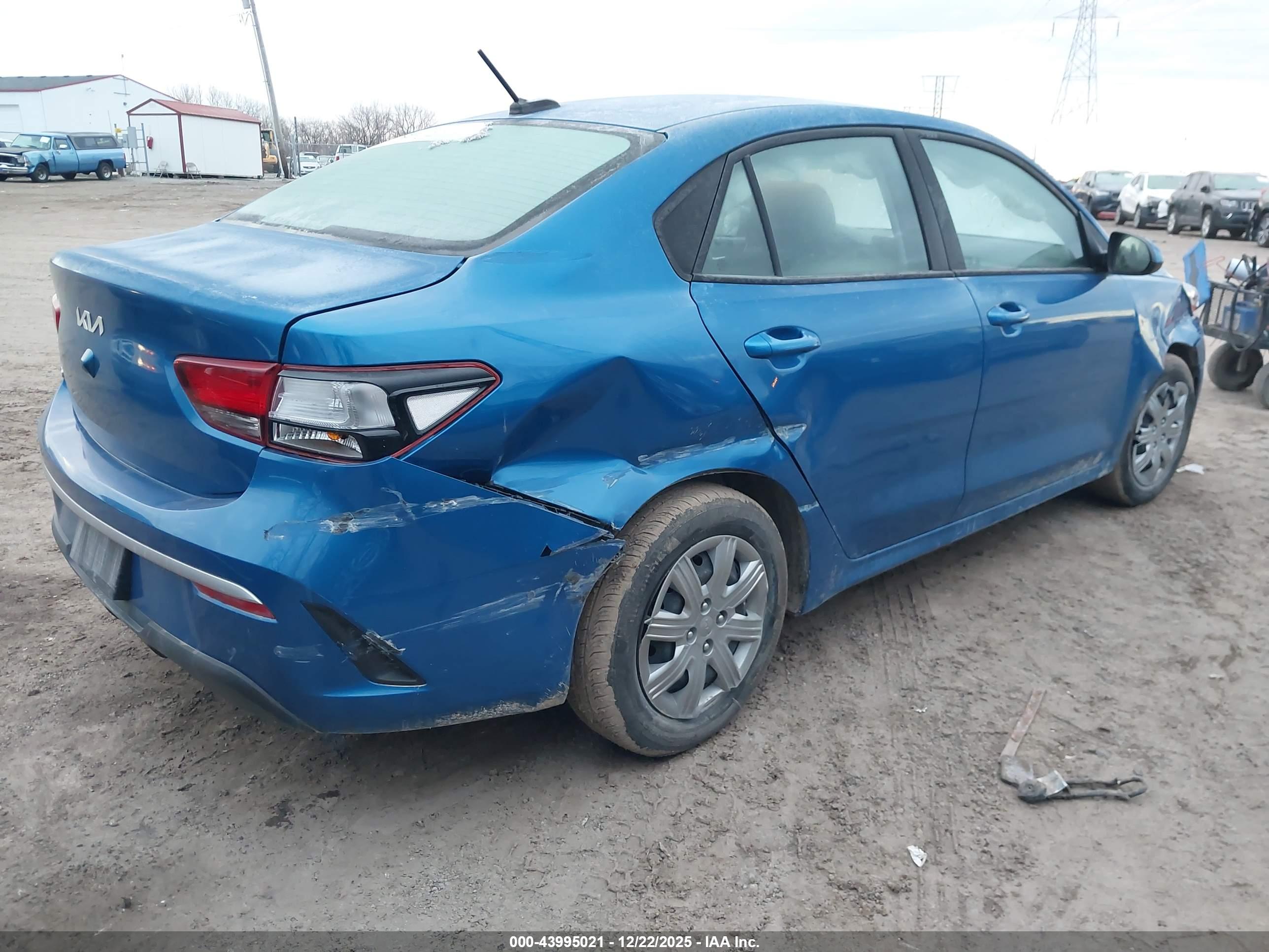 KIA RIO image 4