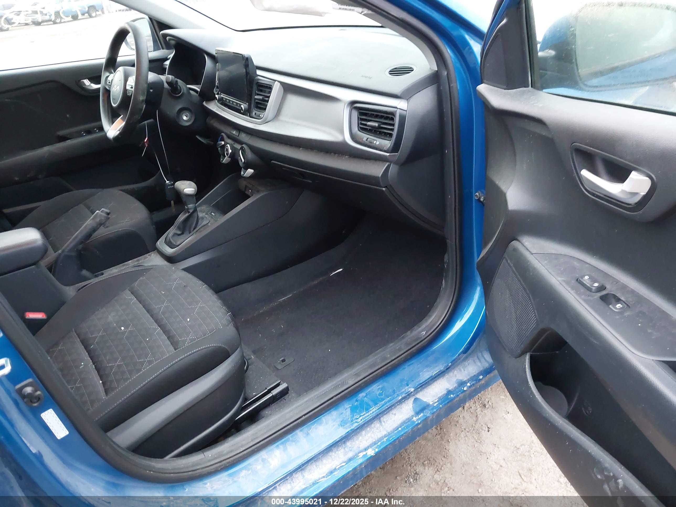 KIA RIO image 5