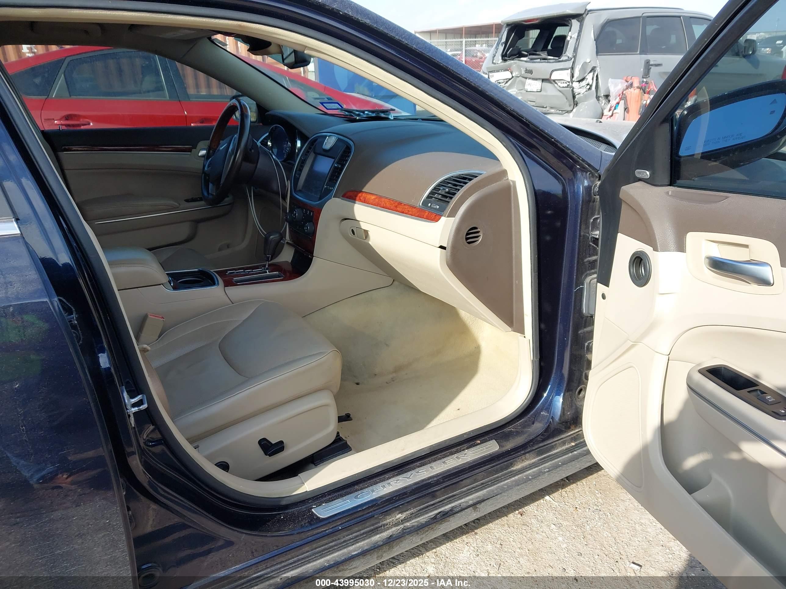 CHRYSLER 300C image 5