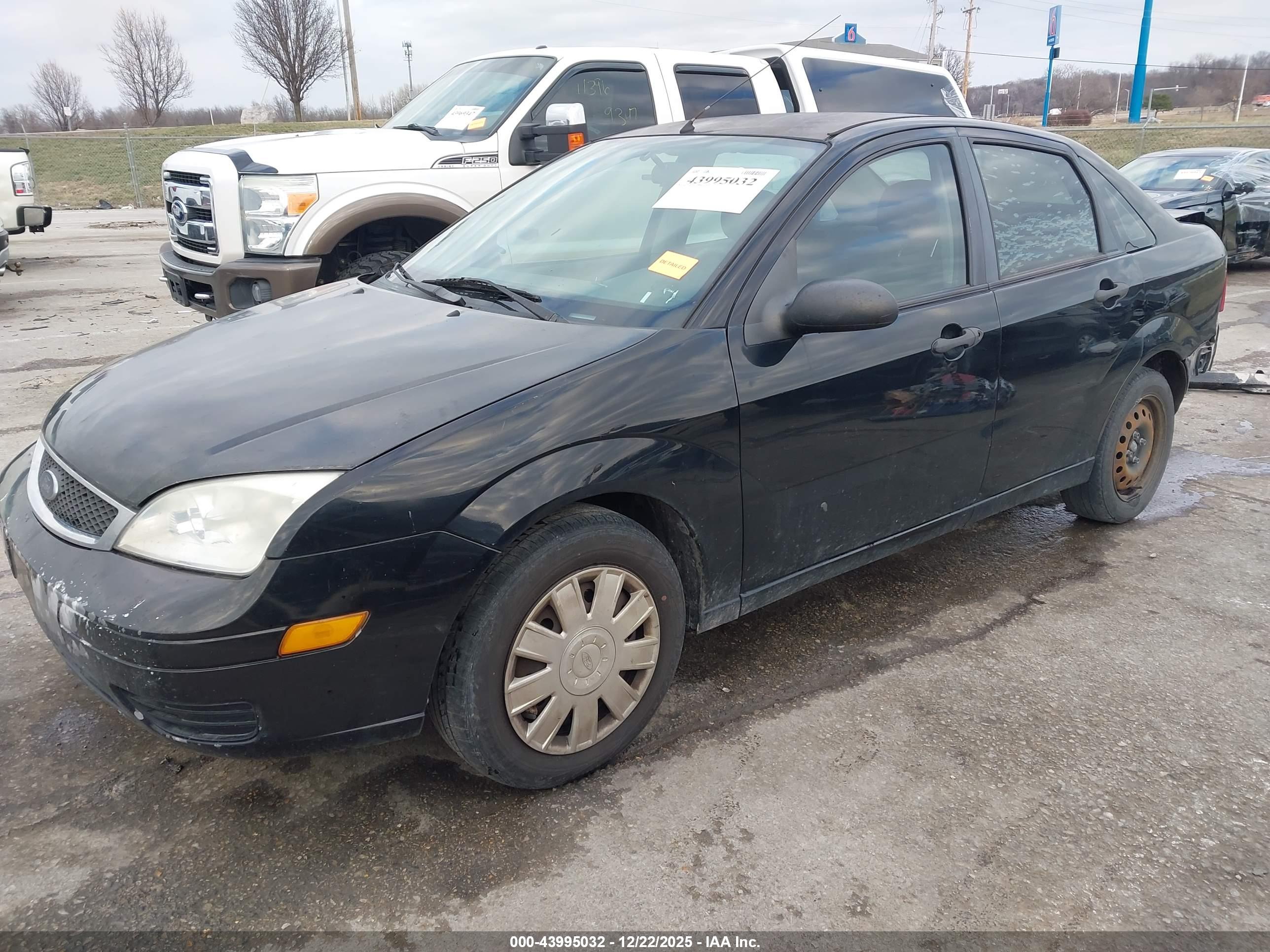 FORD FOCUS image 2
