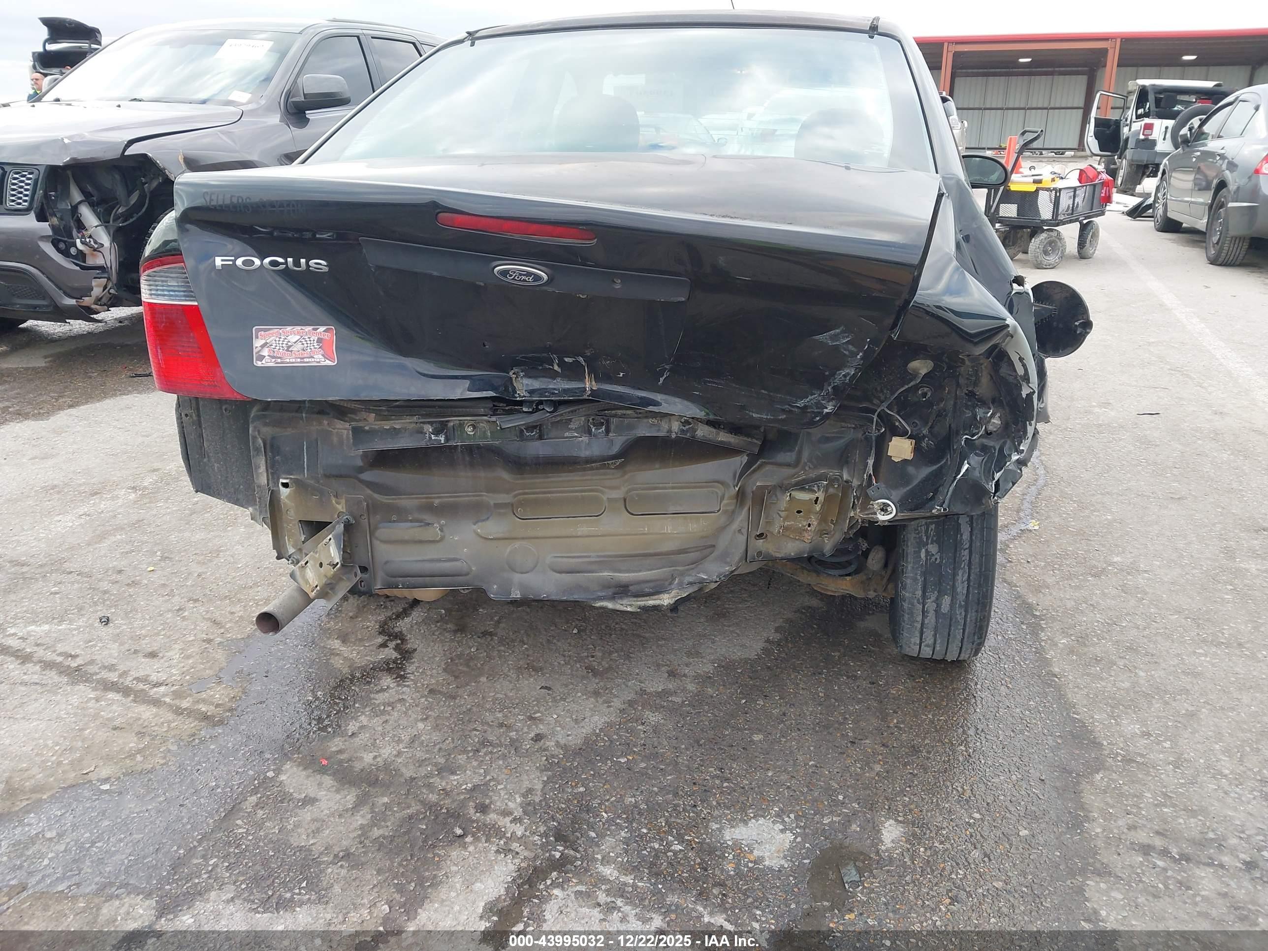 FORD FOCUS image 6