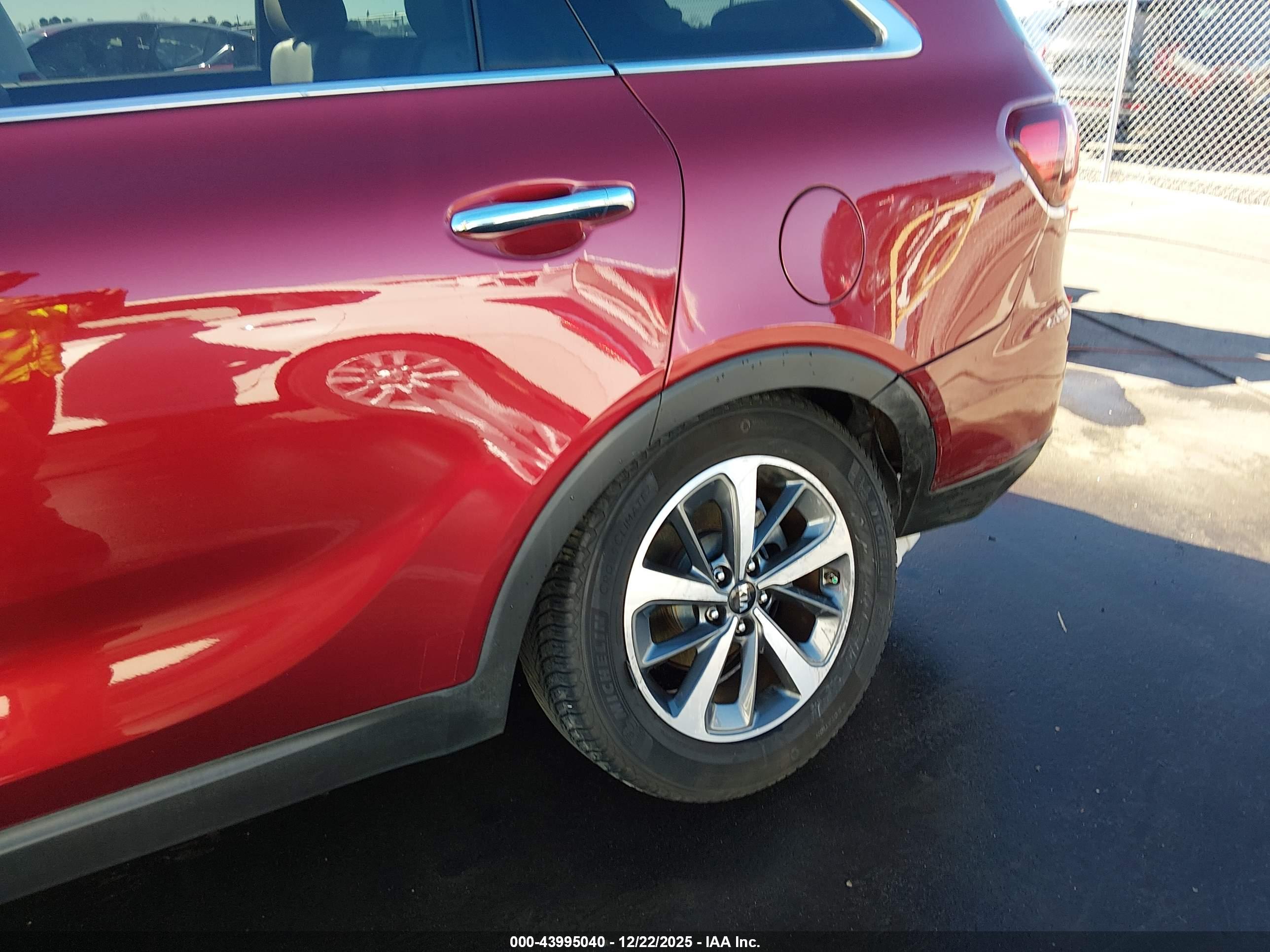 KIA SORENTO image 6