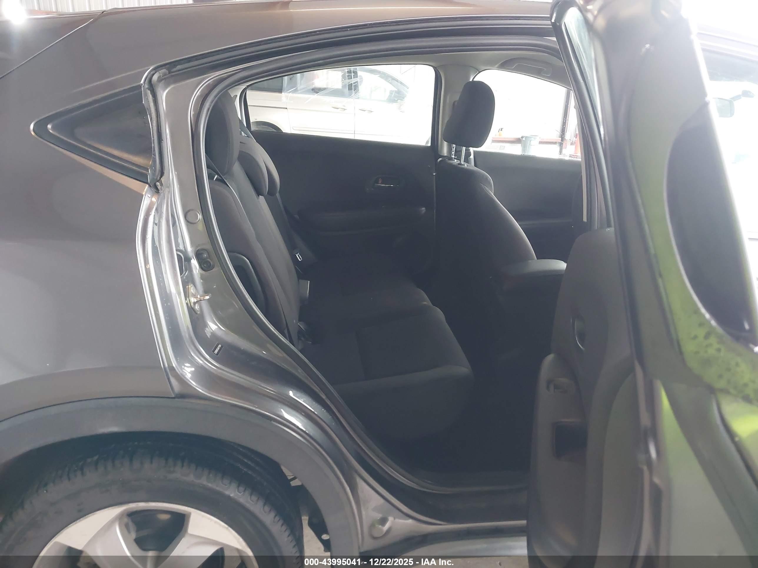 HONDA HR-V image 8