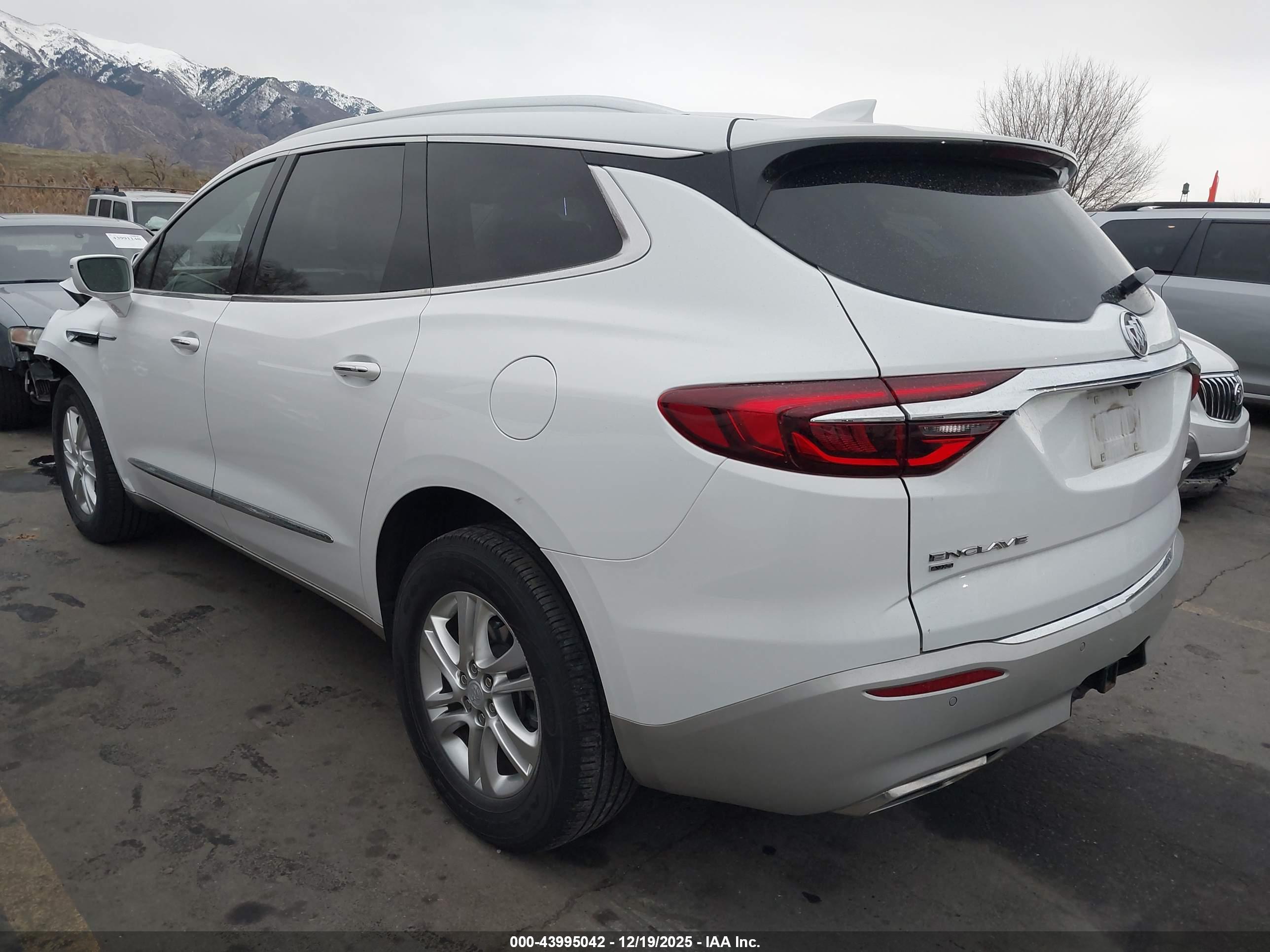 BUICK ENCLAVE image 3