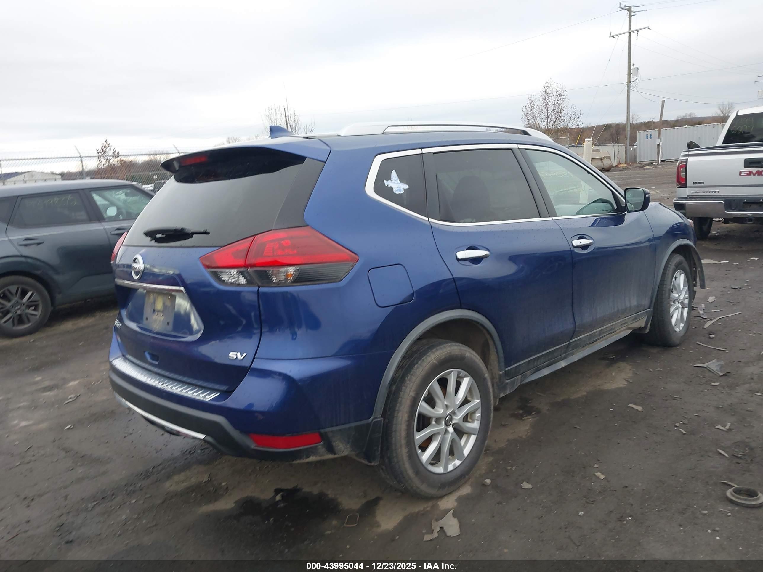 NISSAN ROGUE image 4
