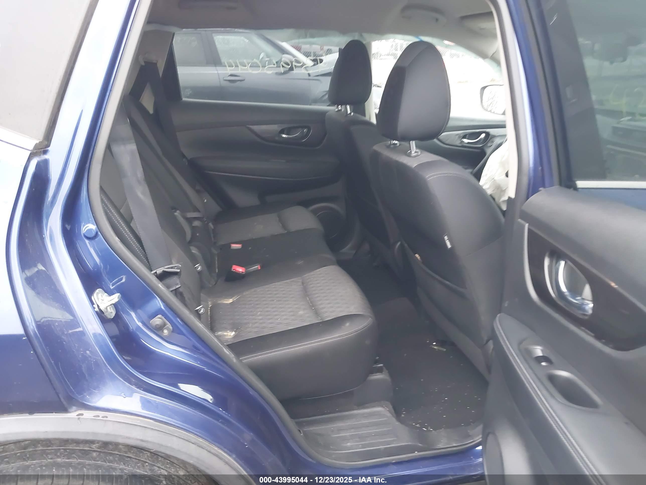 NISSAN ROGUE image 8