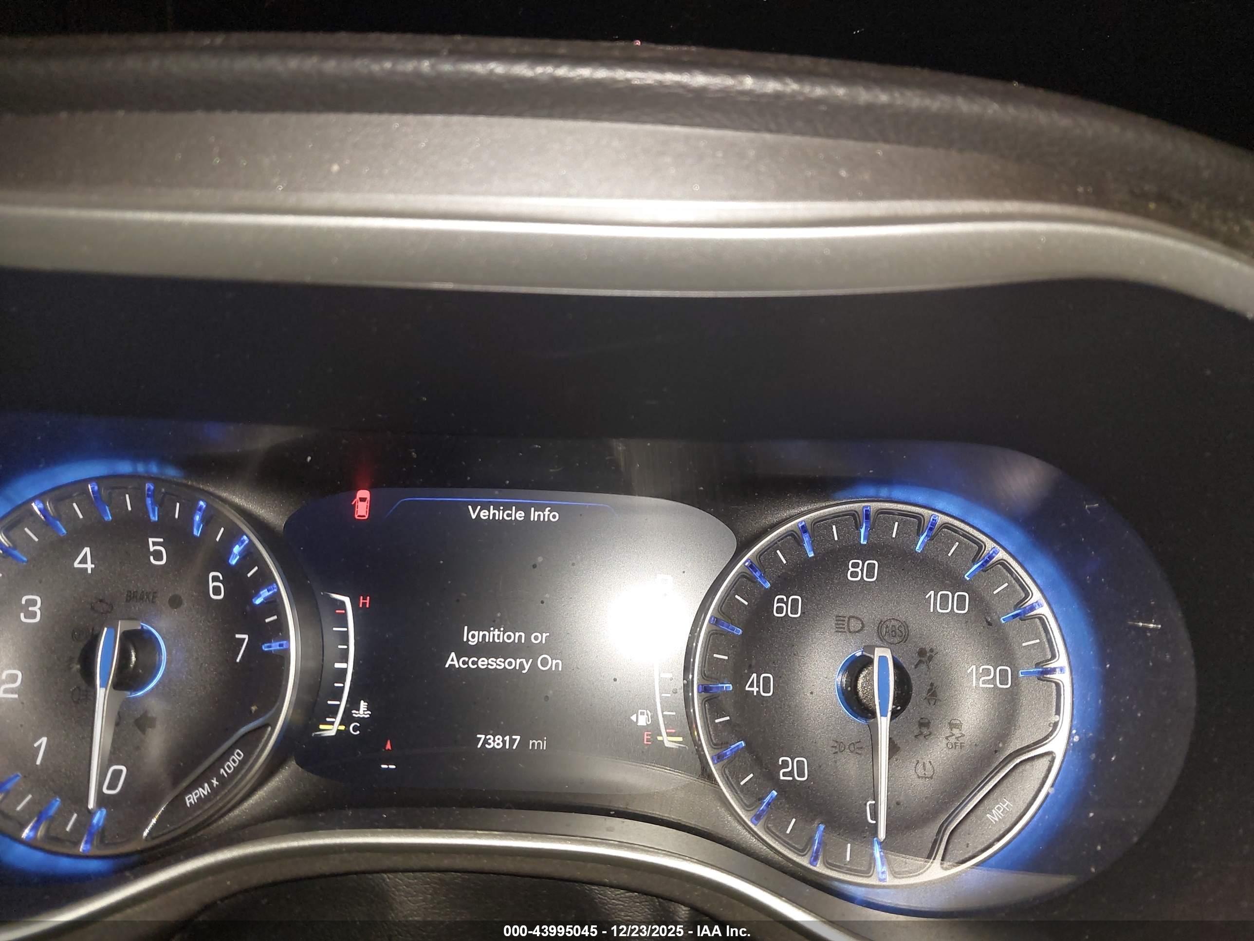 CHRYSLER PACIFICA image 7