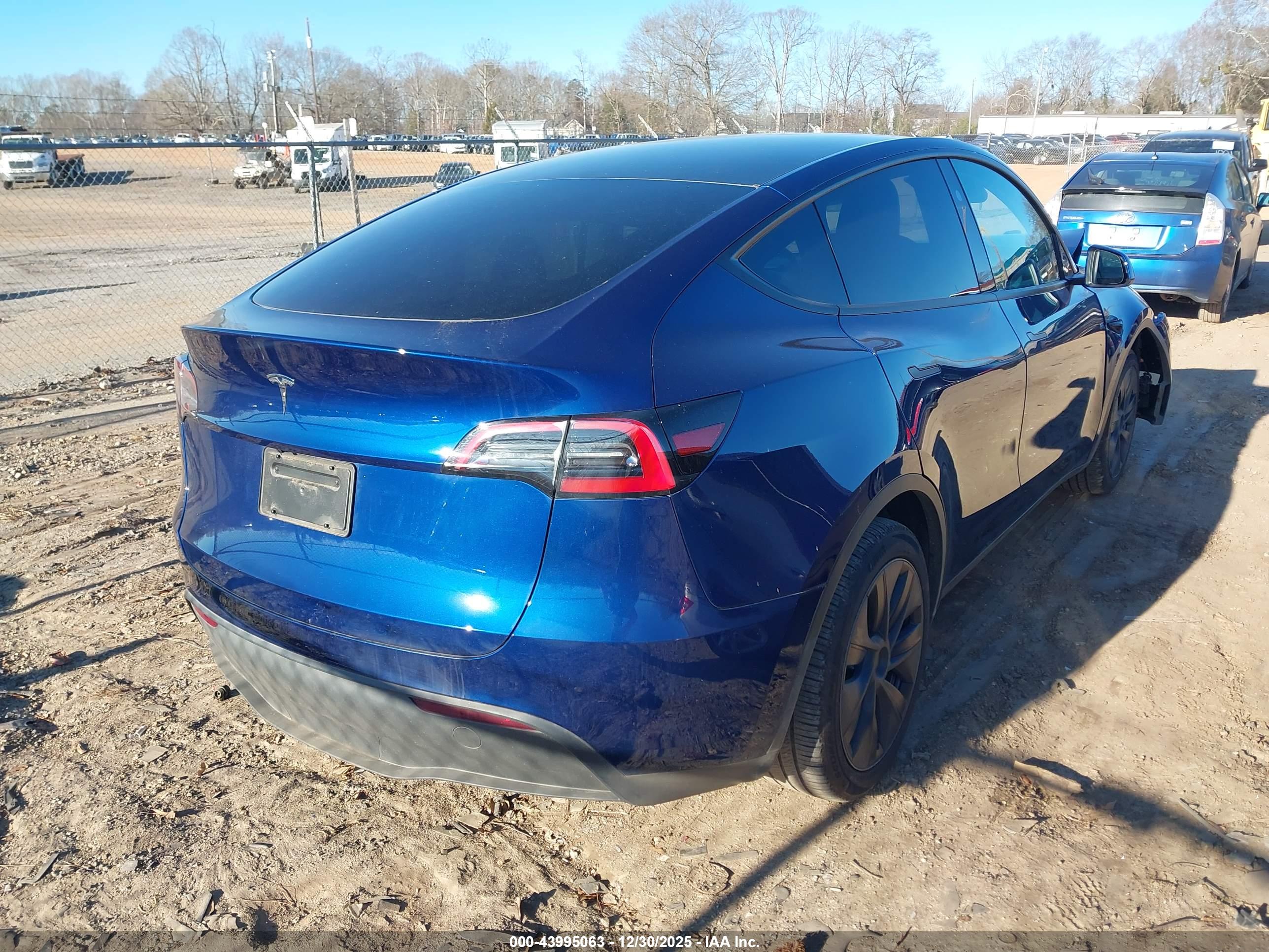 TESLA MODEL image 4