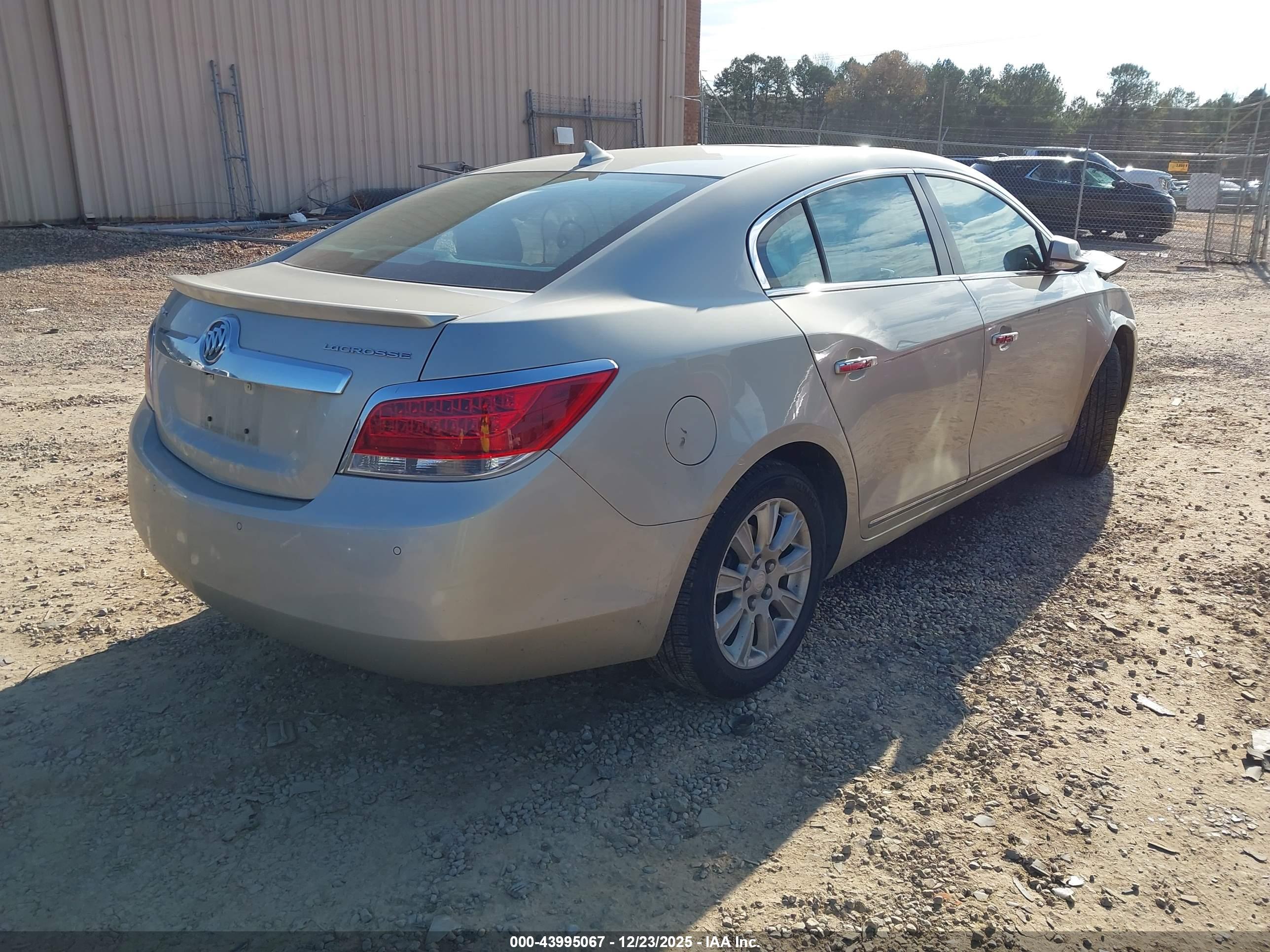 BUICK LACROSSE image 4
