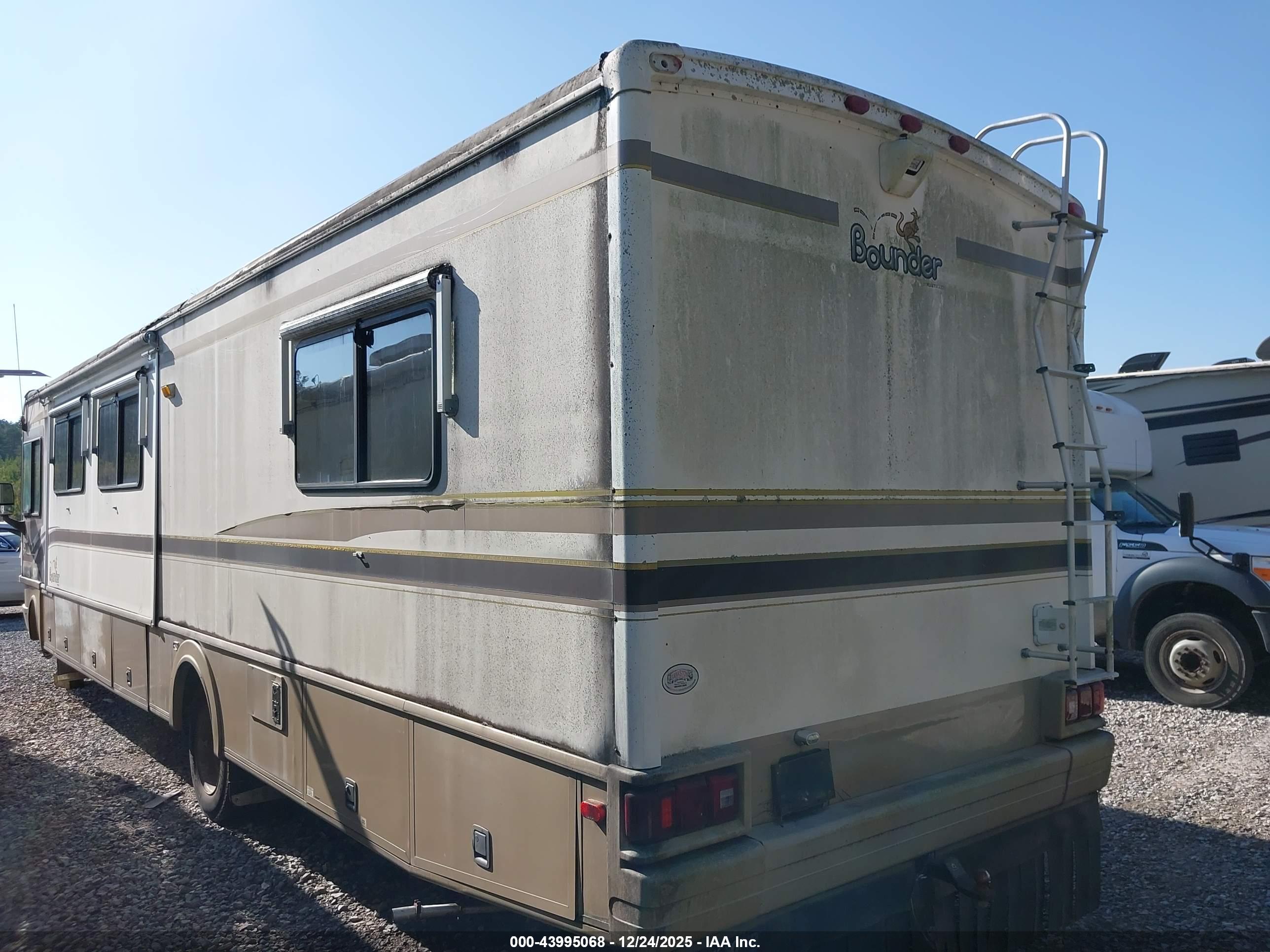 FORD F550 image 3
