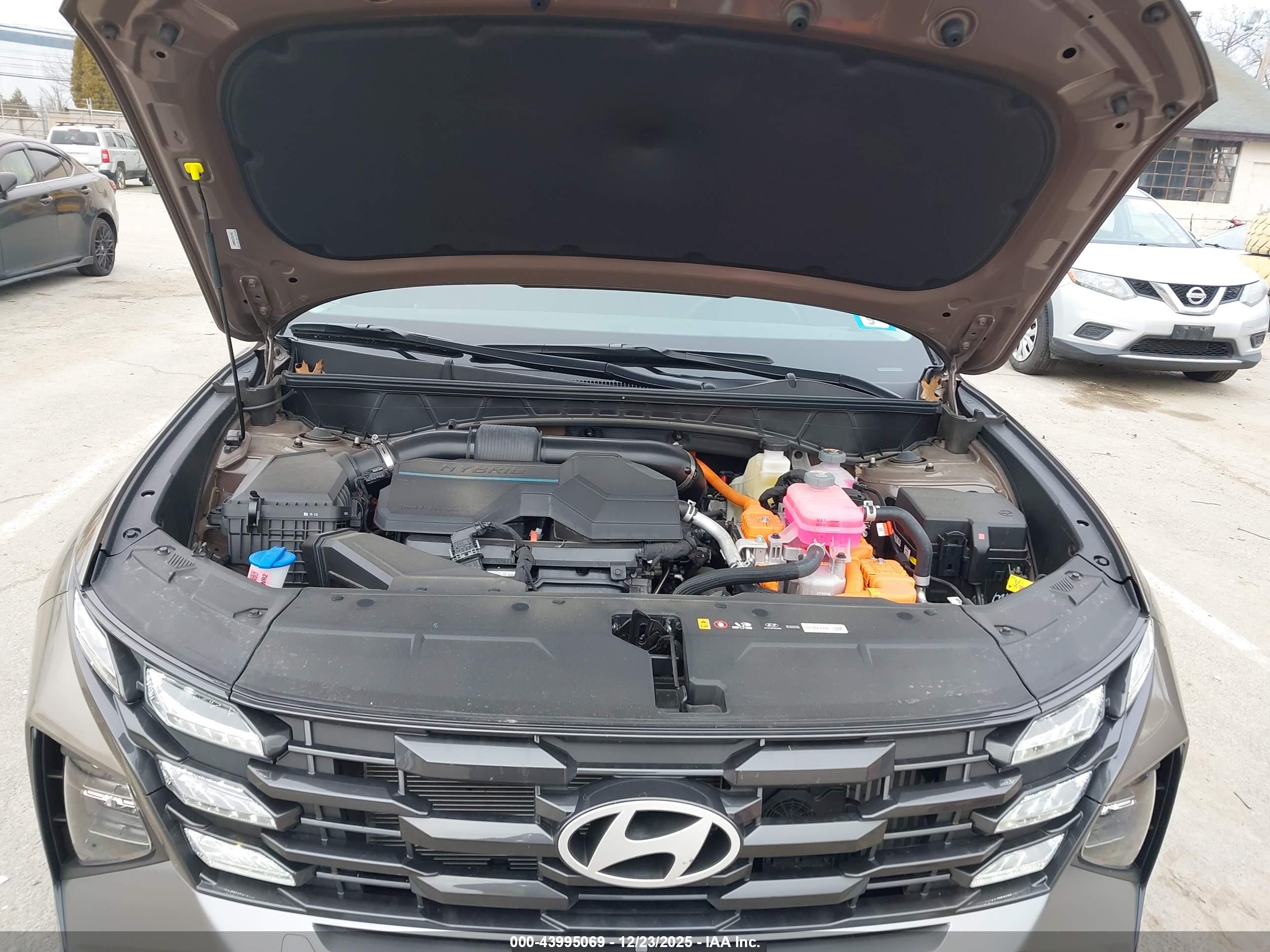 HYUNDAI TUCSON image 10