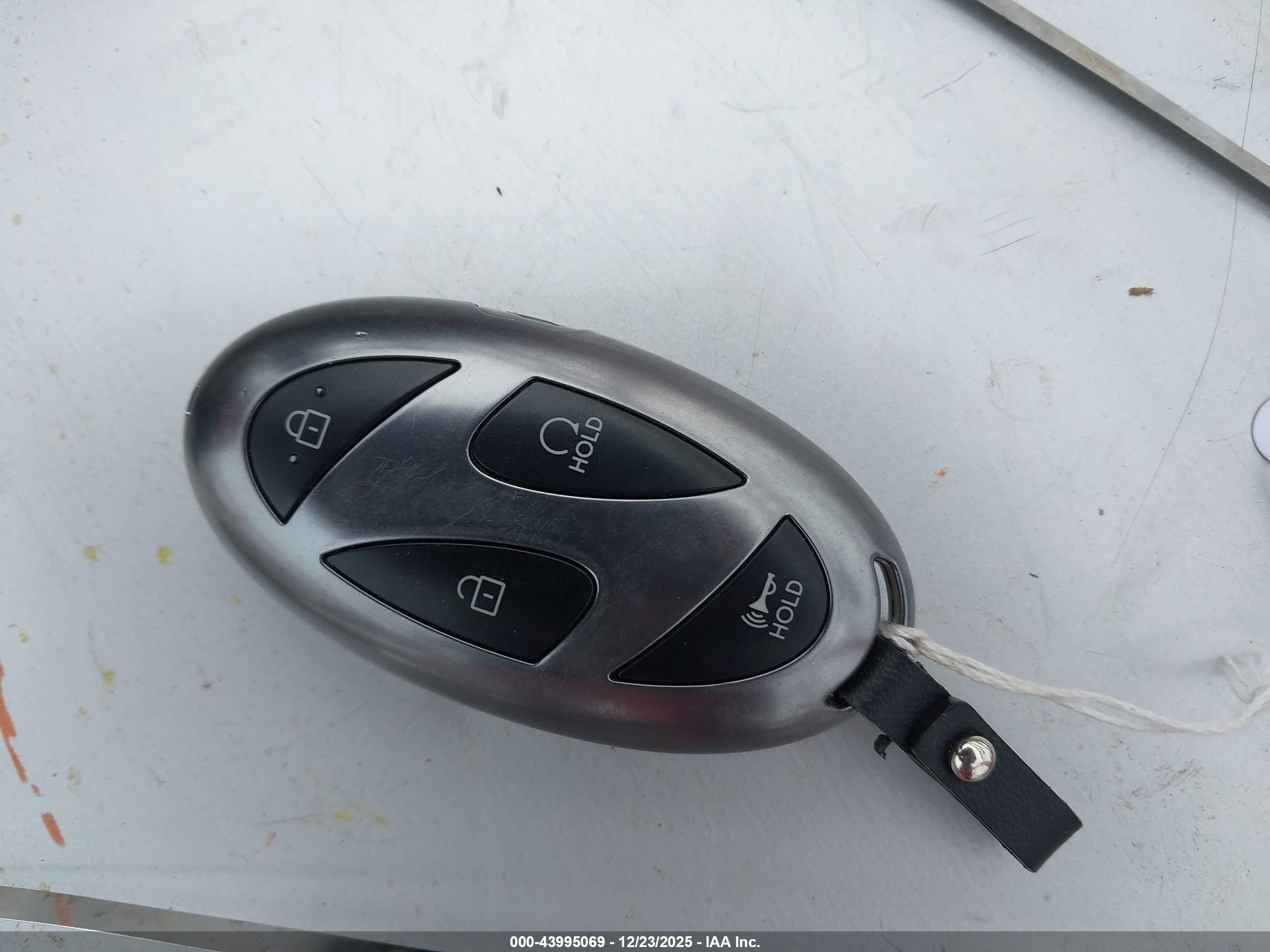 HYUNDAI TUCSON image 11