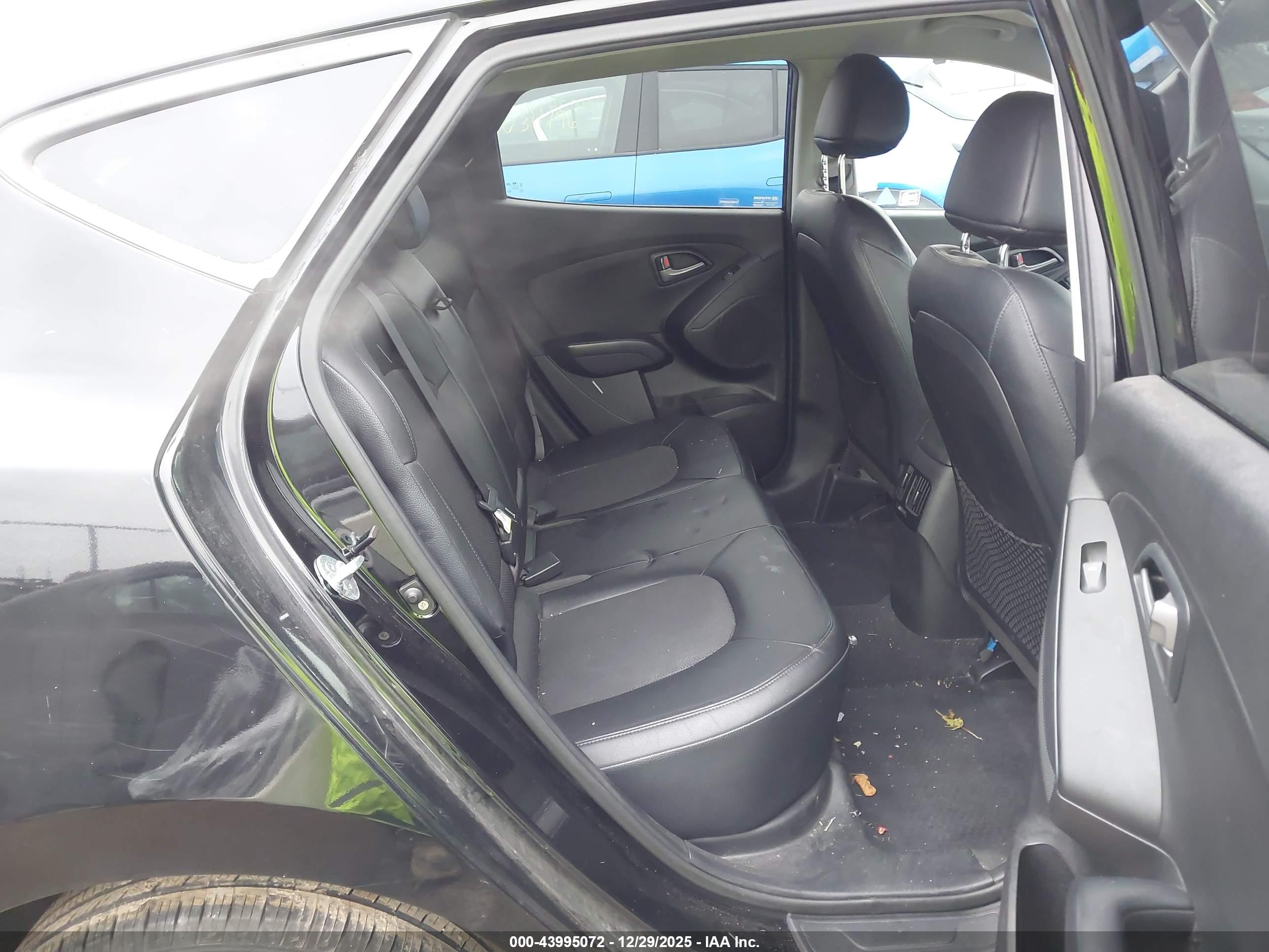 HYUNDAI TUCSON image 8