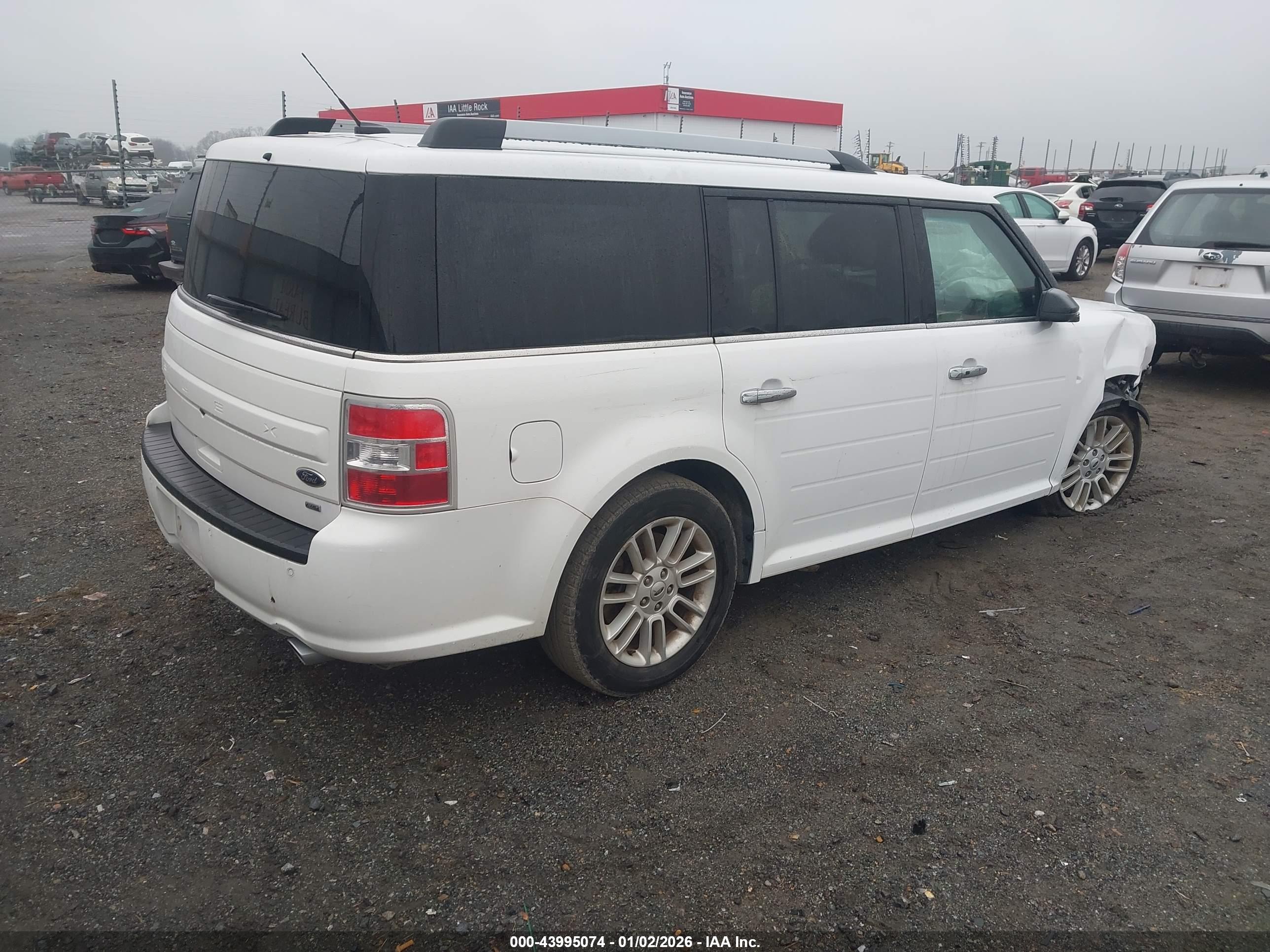 FORD FLEX image 4
