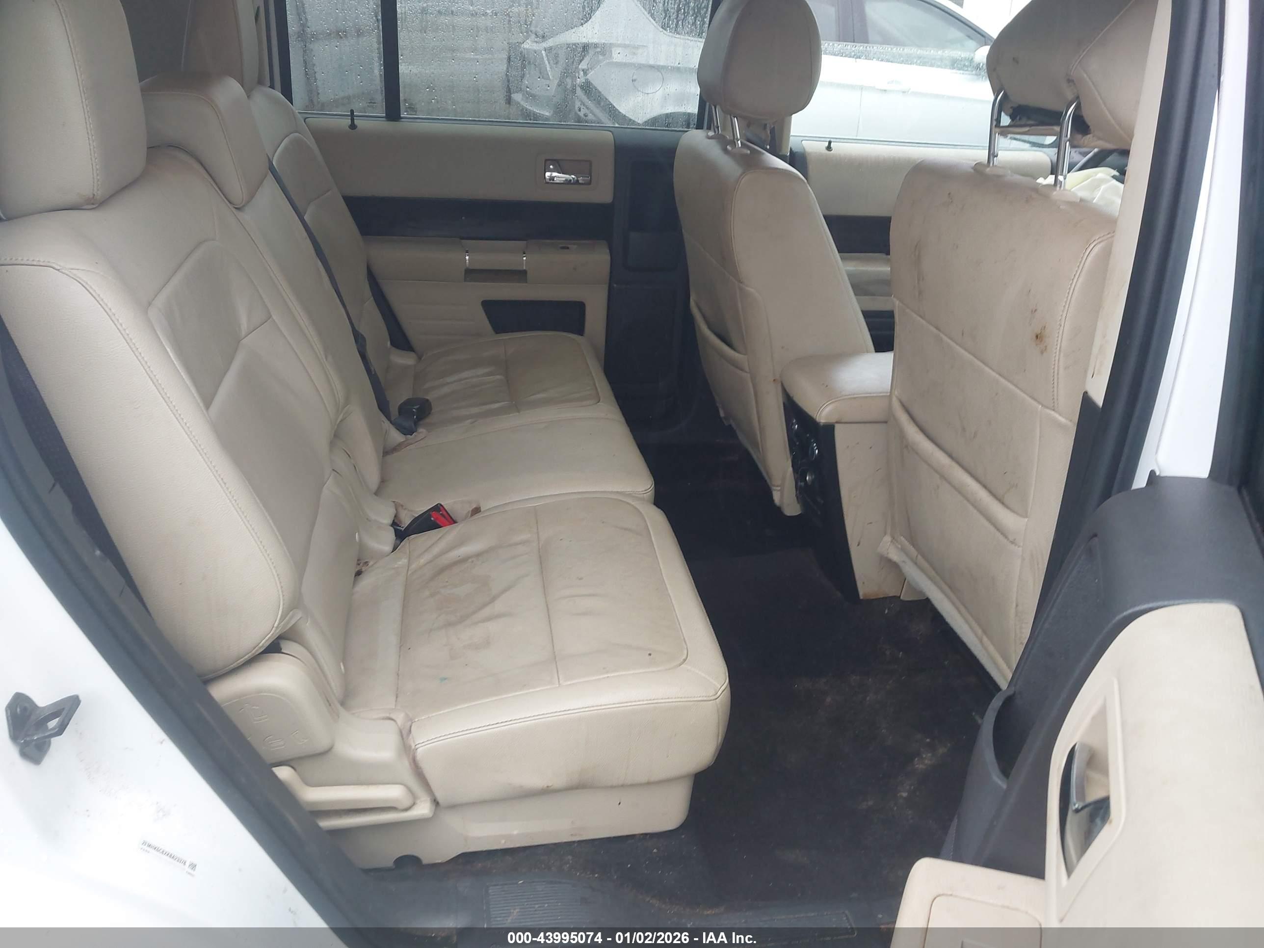 FORD FLEX image 8