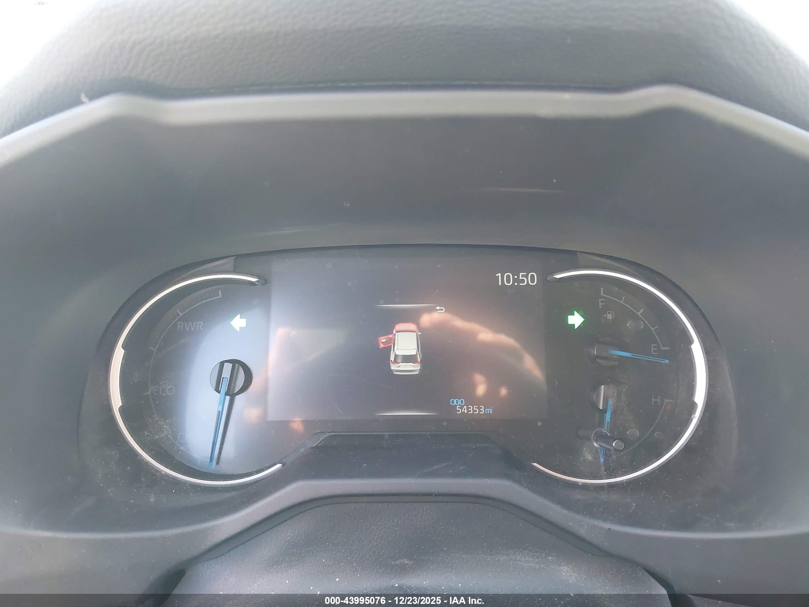 TOYOTA RAV4 image 7