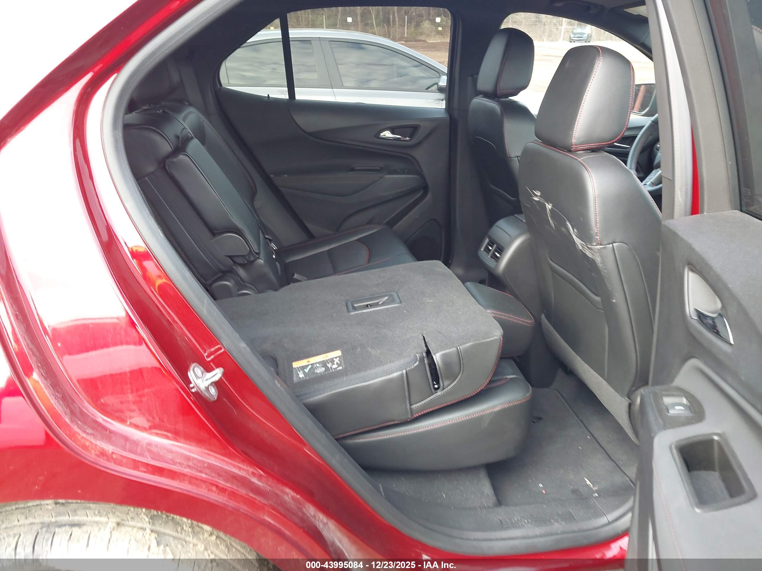 CHEVROLET EQUINOX image 8