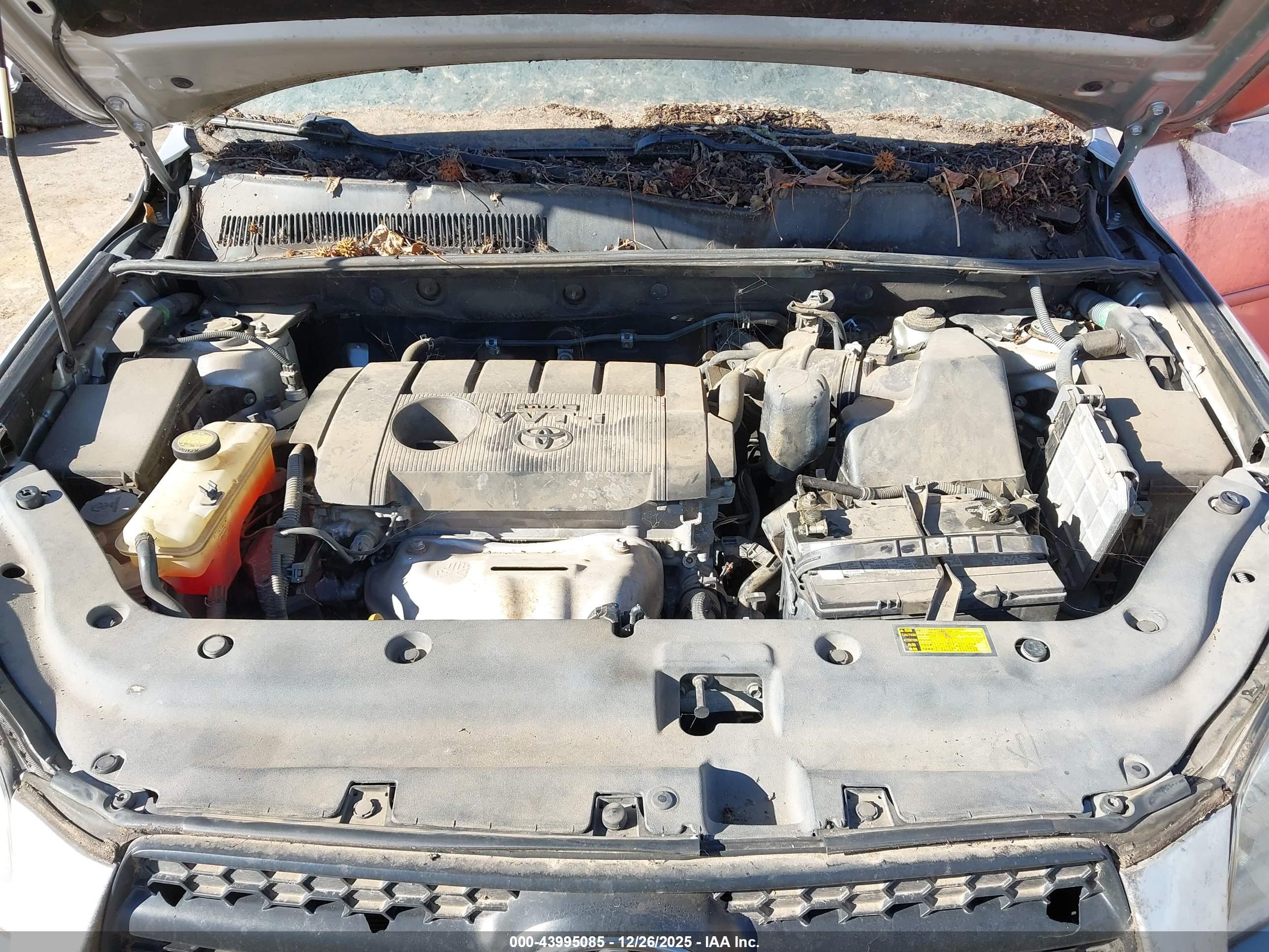 TOYOTA RAV4 image 10
