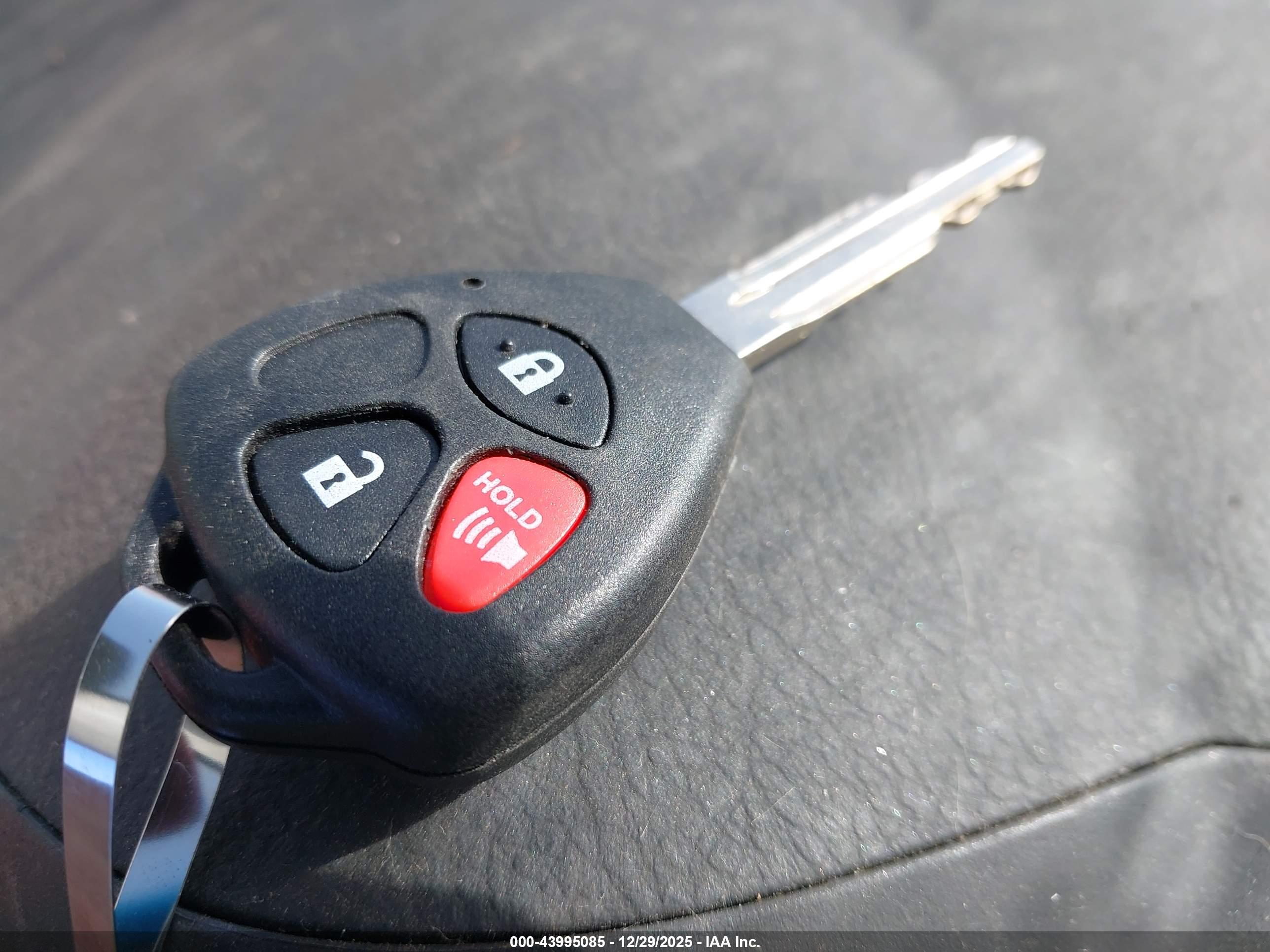 TOYOTA RAV4 image 11