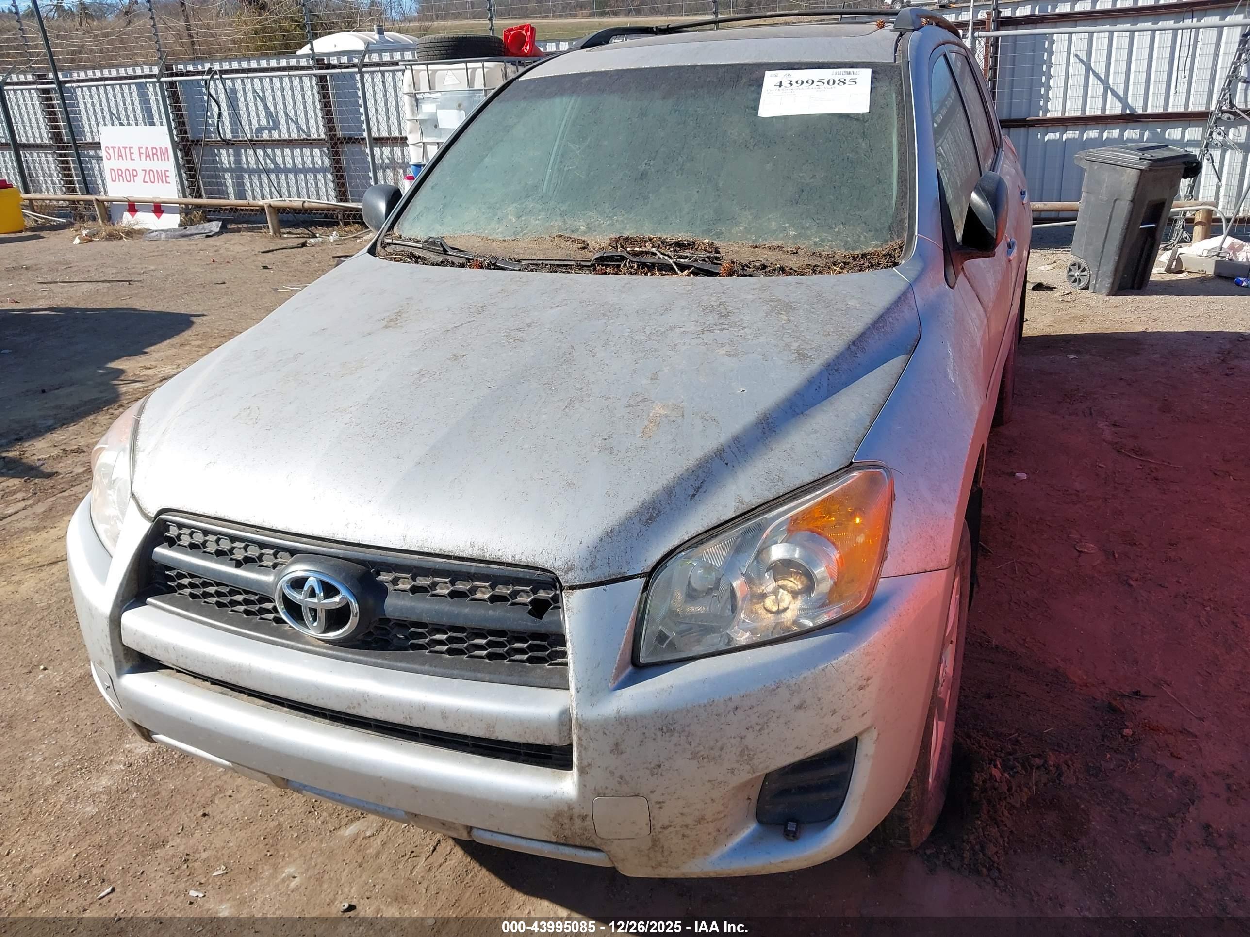 TOYOTA RAV4 image 6