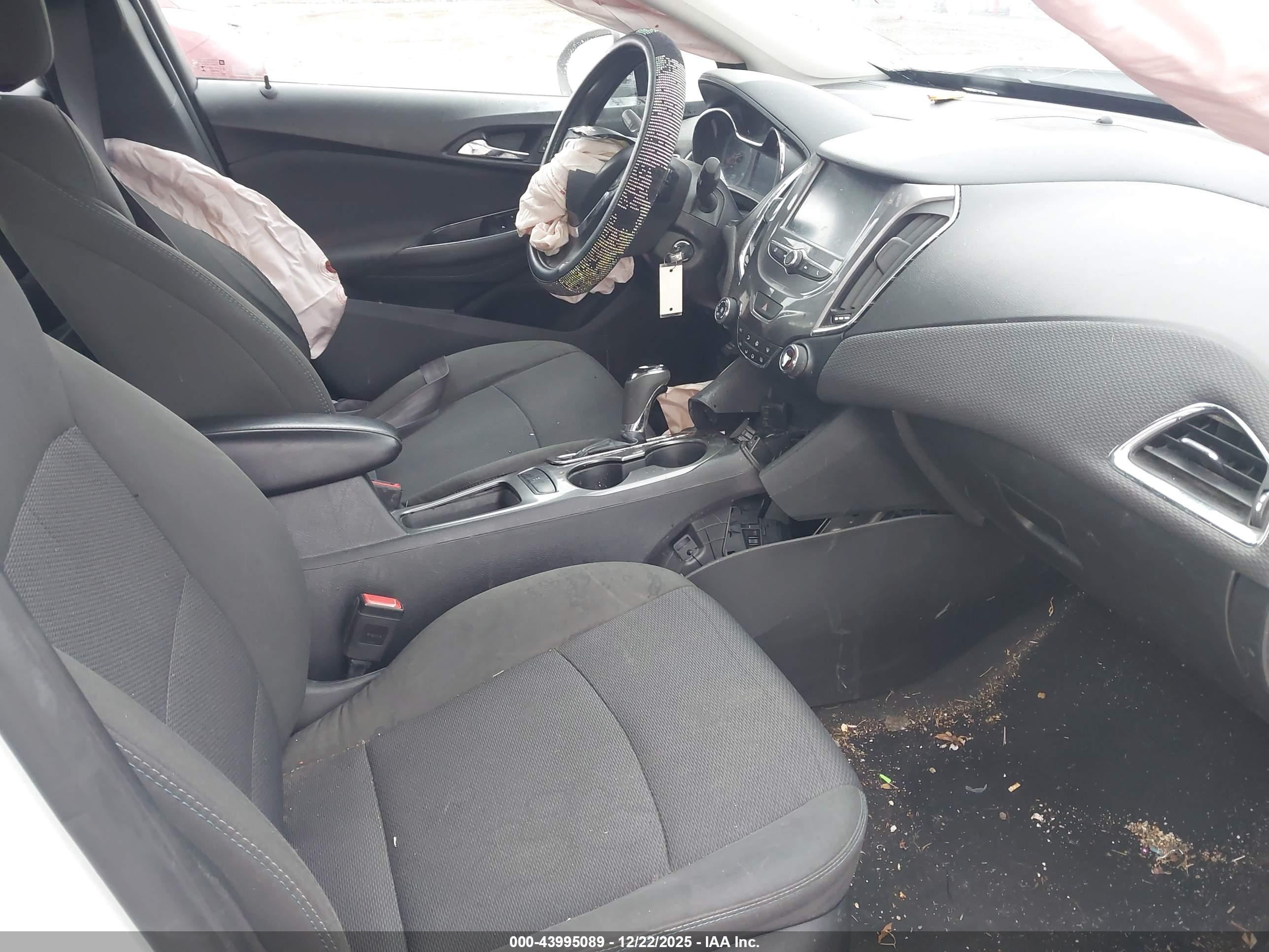 CHEVROLET CRUZE image 5