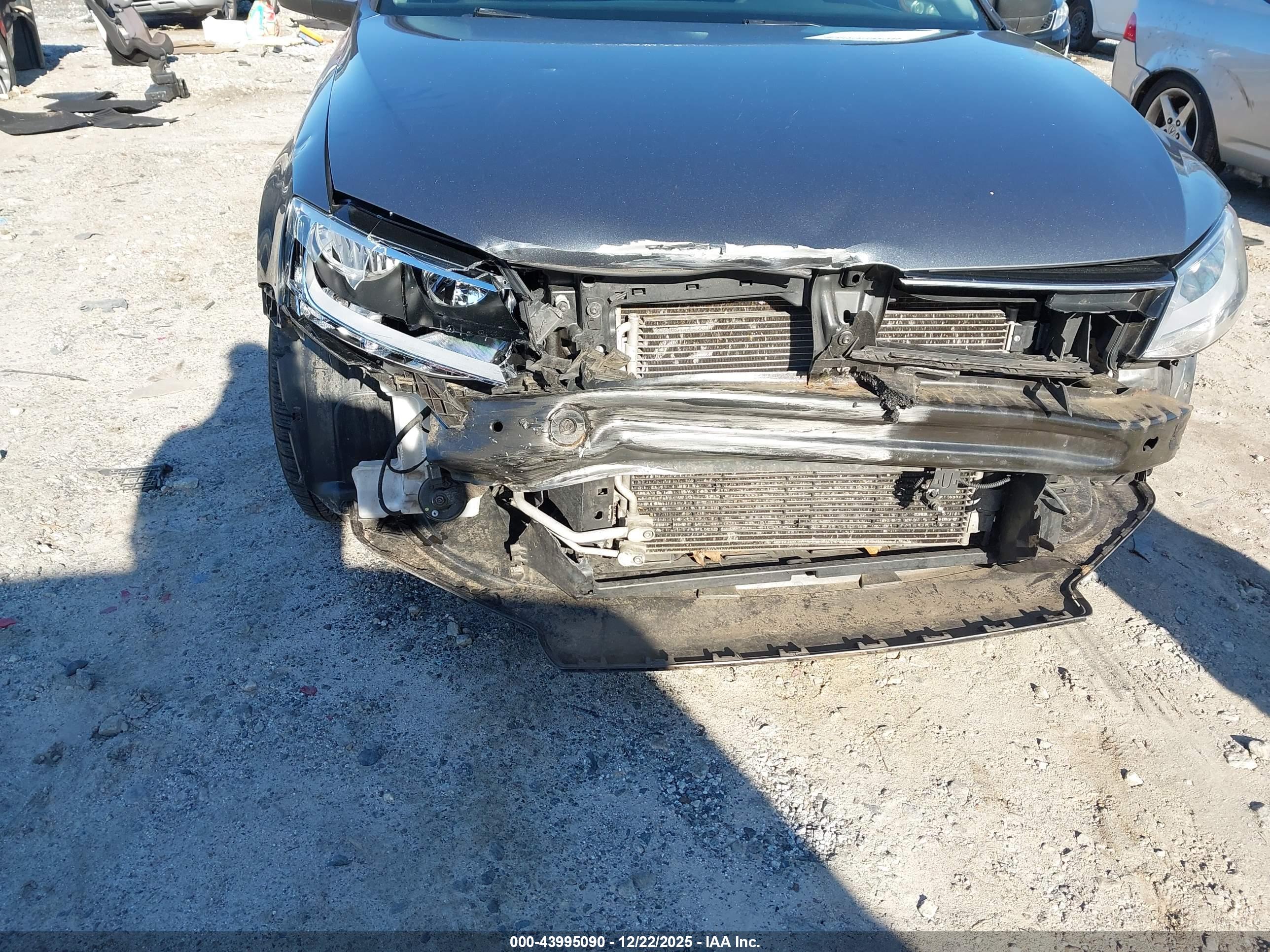 VOLKSWAGEN JETTA image 6