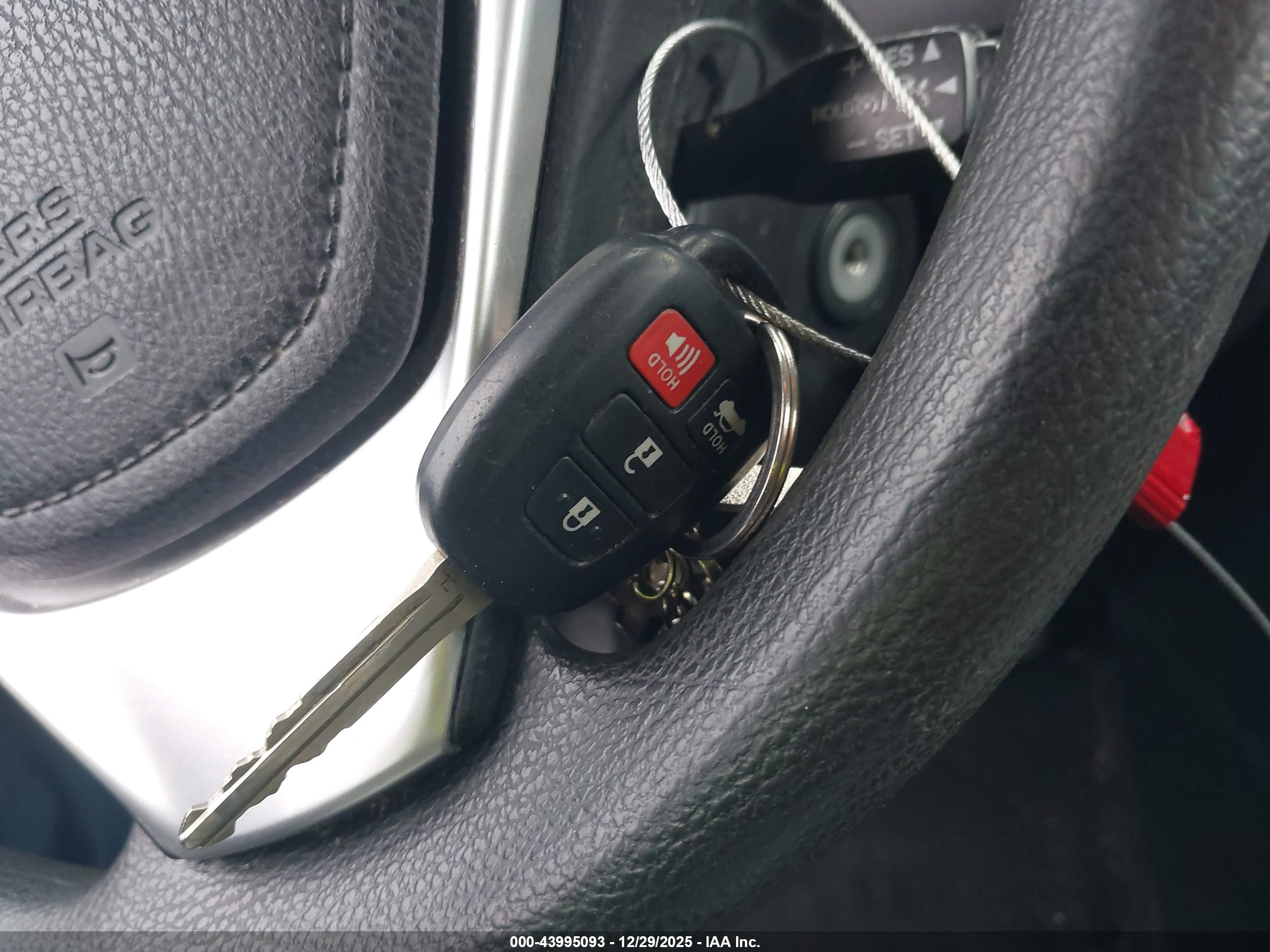 TOYOTA COROLLA image 11