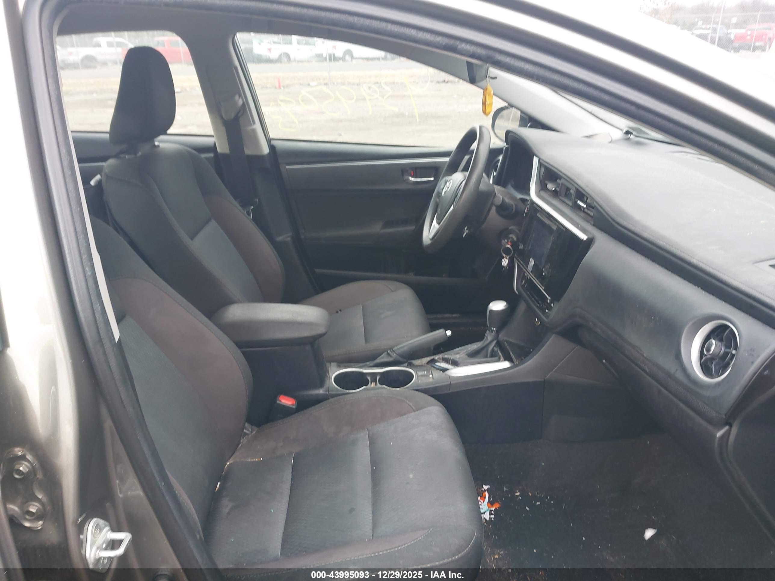 TOYOTA COROLLA image 5