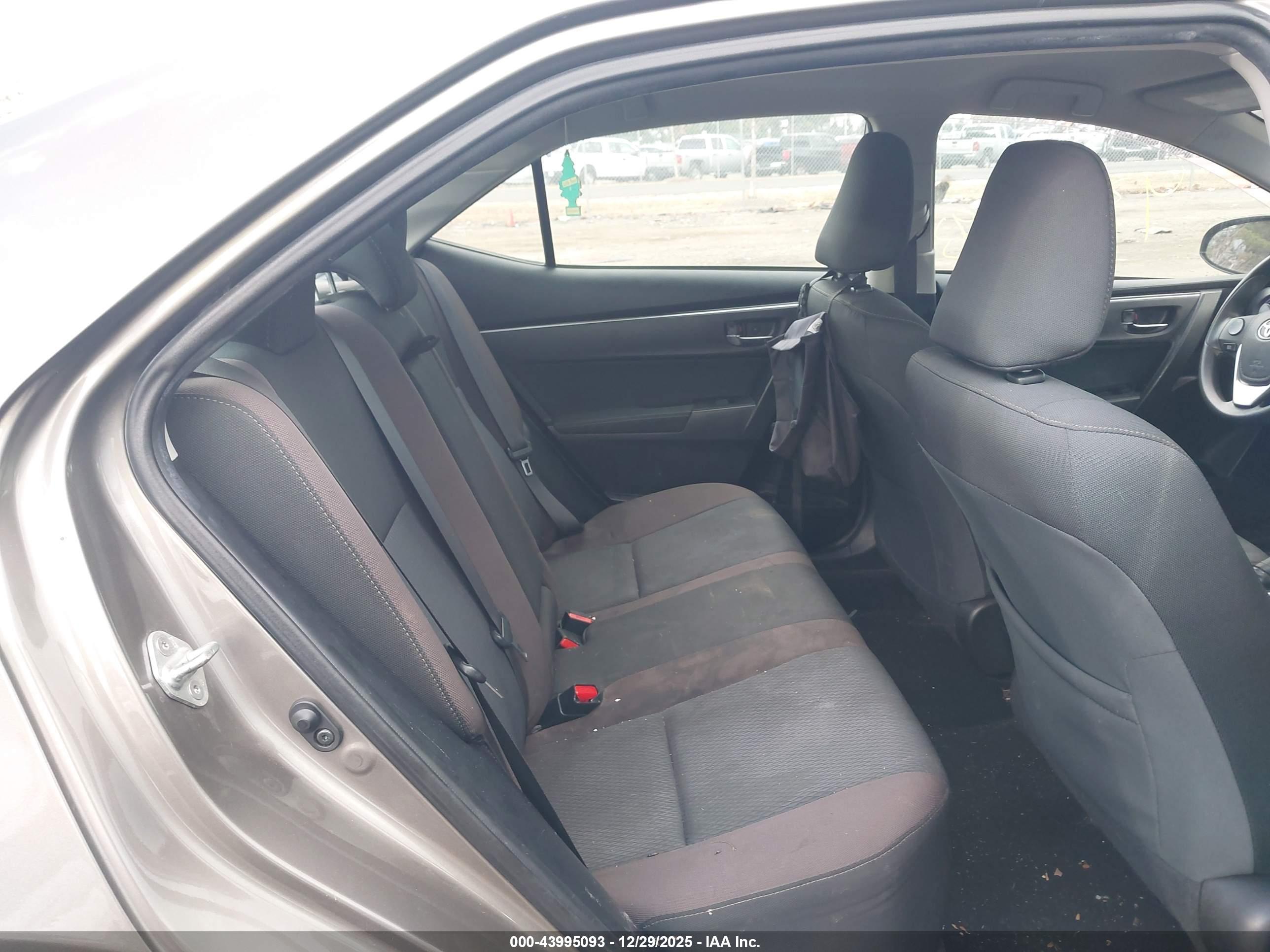 TOYOTA COROLLA image 8