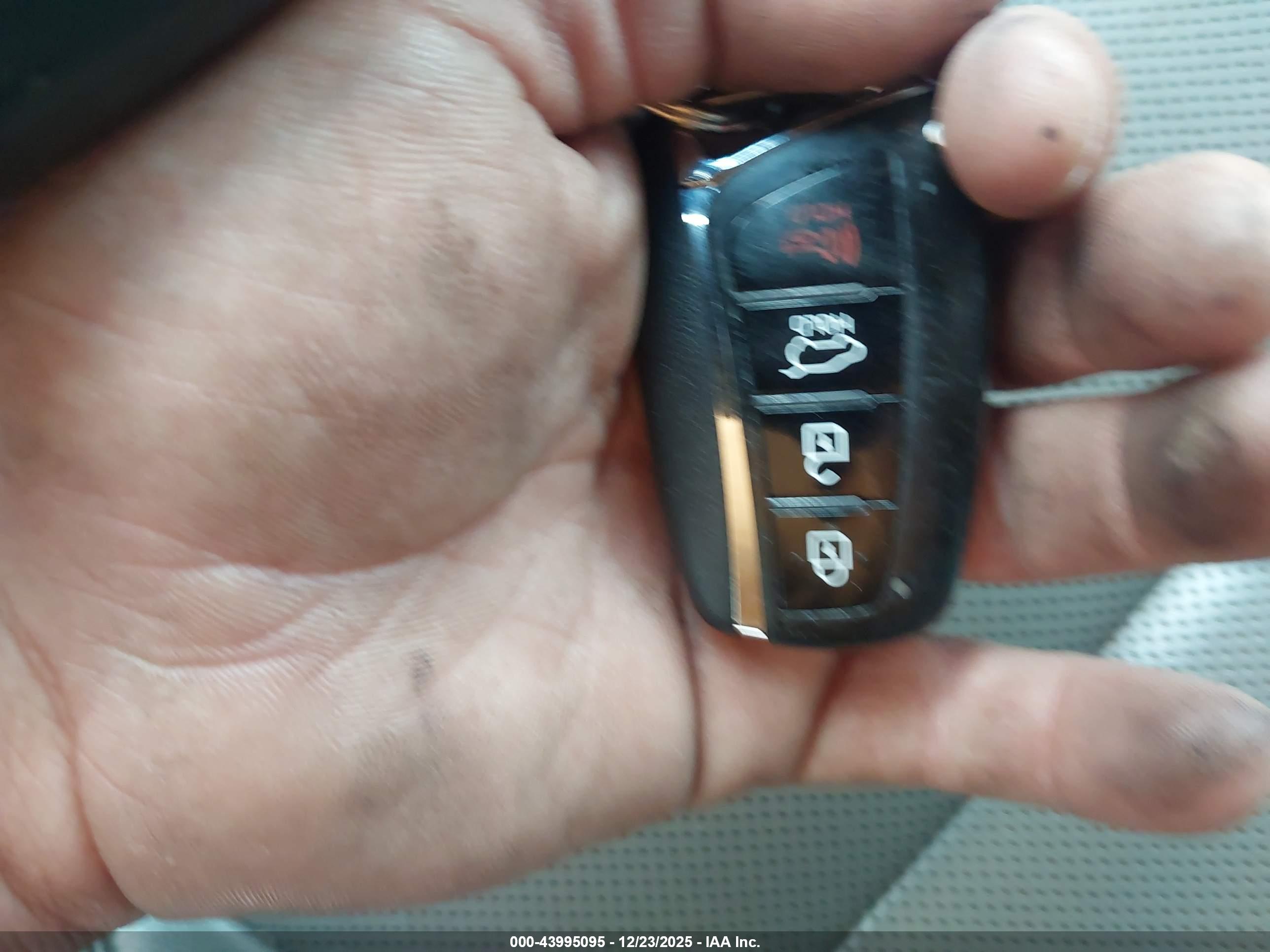 HYUNDAI SANTA image 11
