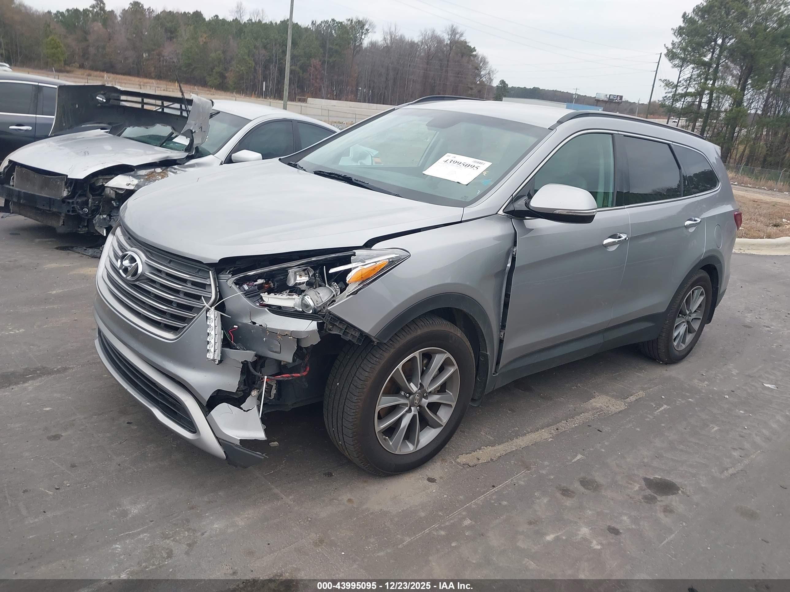 HYUNDAI SANTA image 2