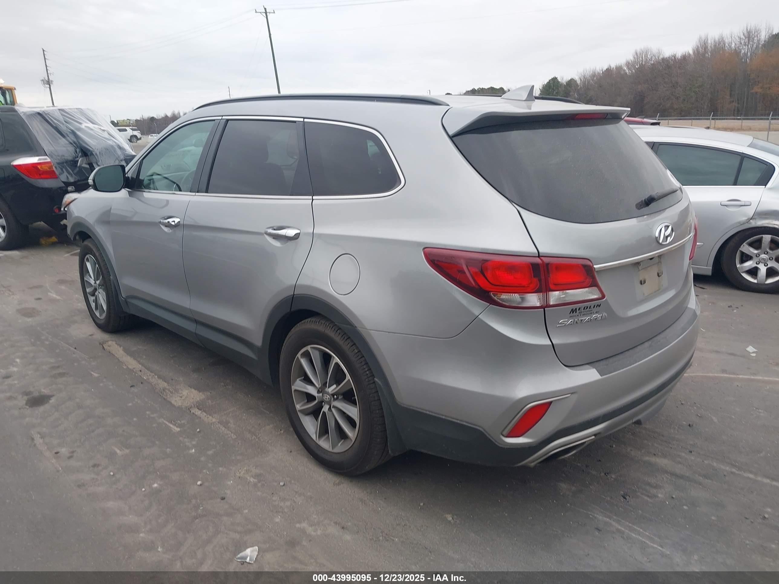 HYUNDAI SANTA image 3