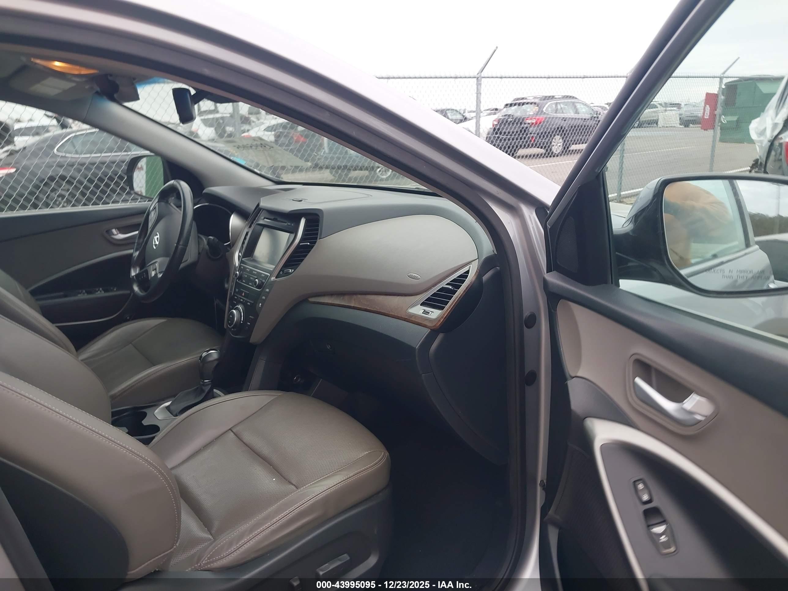 HYUNDAI SANTA image 5