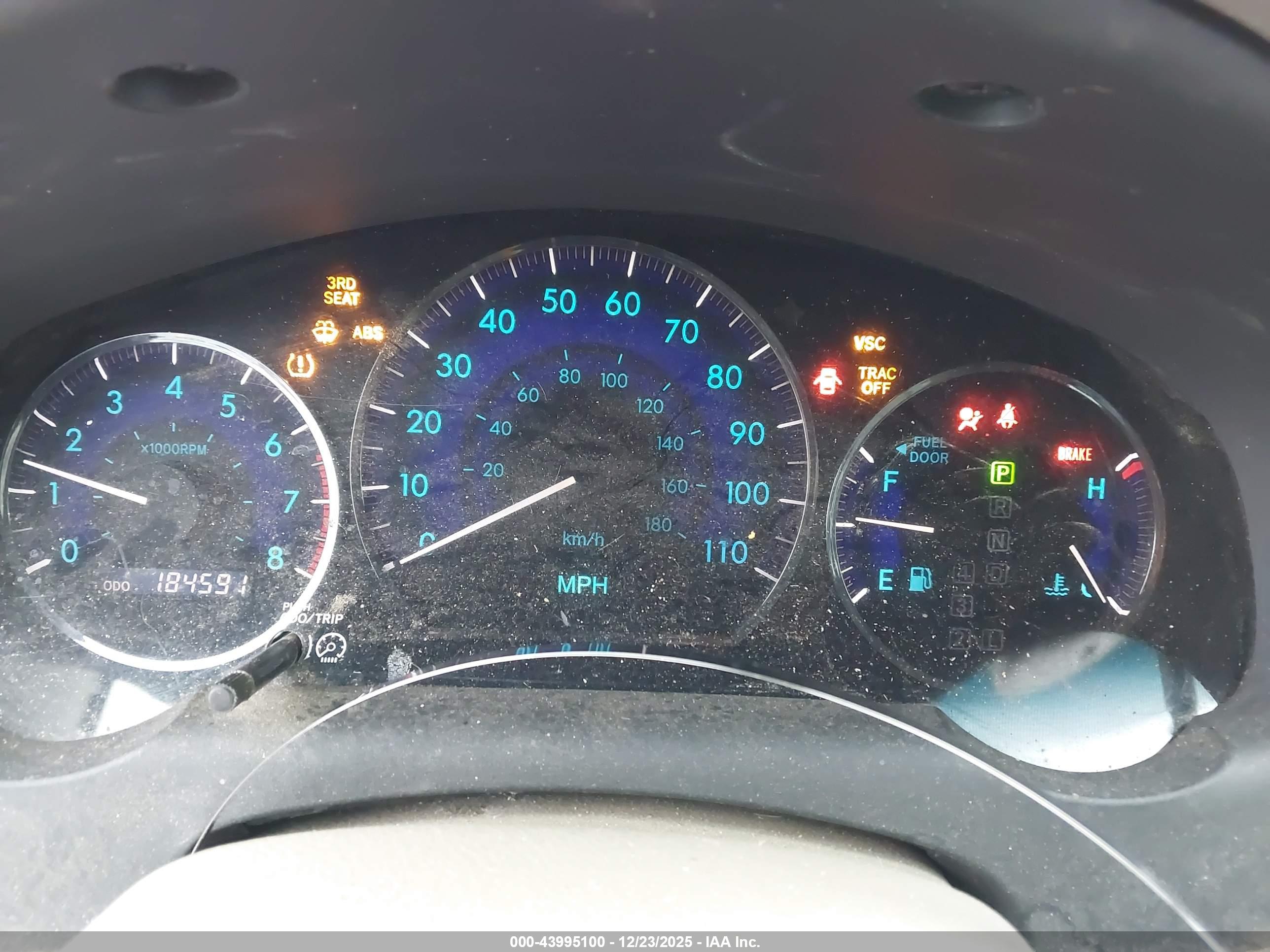 TOYOTA SIENNA image 7