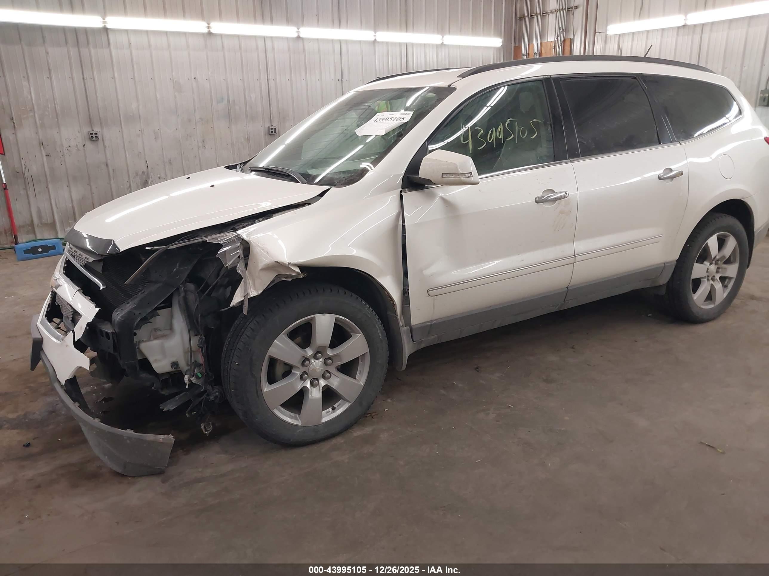 CHEVROLET TRAVERSE image 2