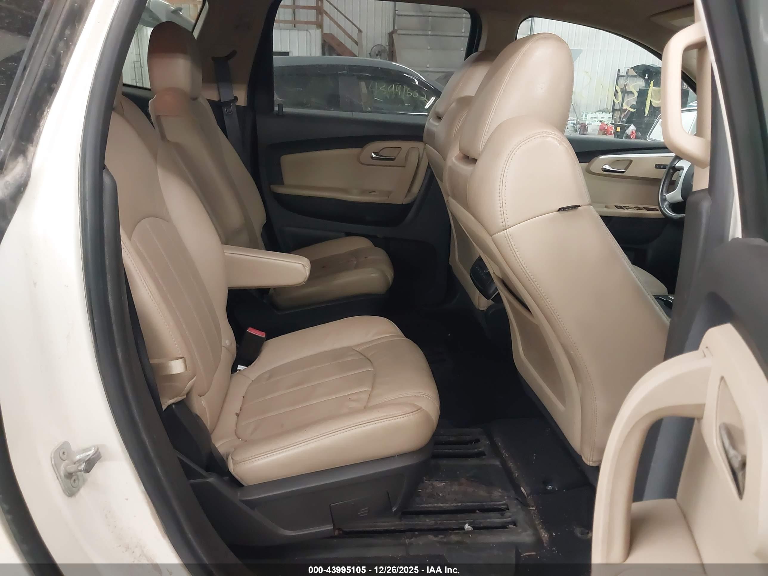 CHEVROLET TRAVERSE image 8