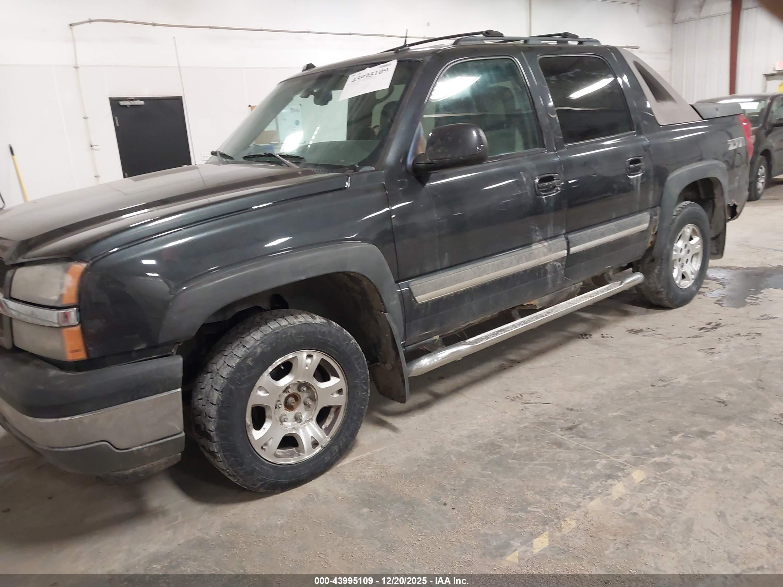 CHEVROLET AVALANCHE image 2