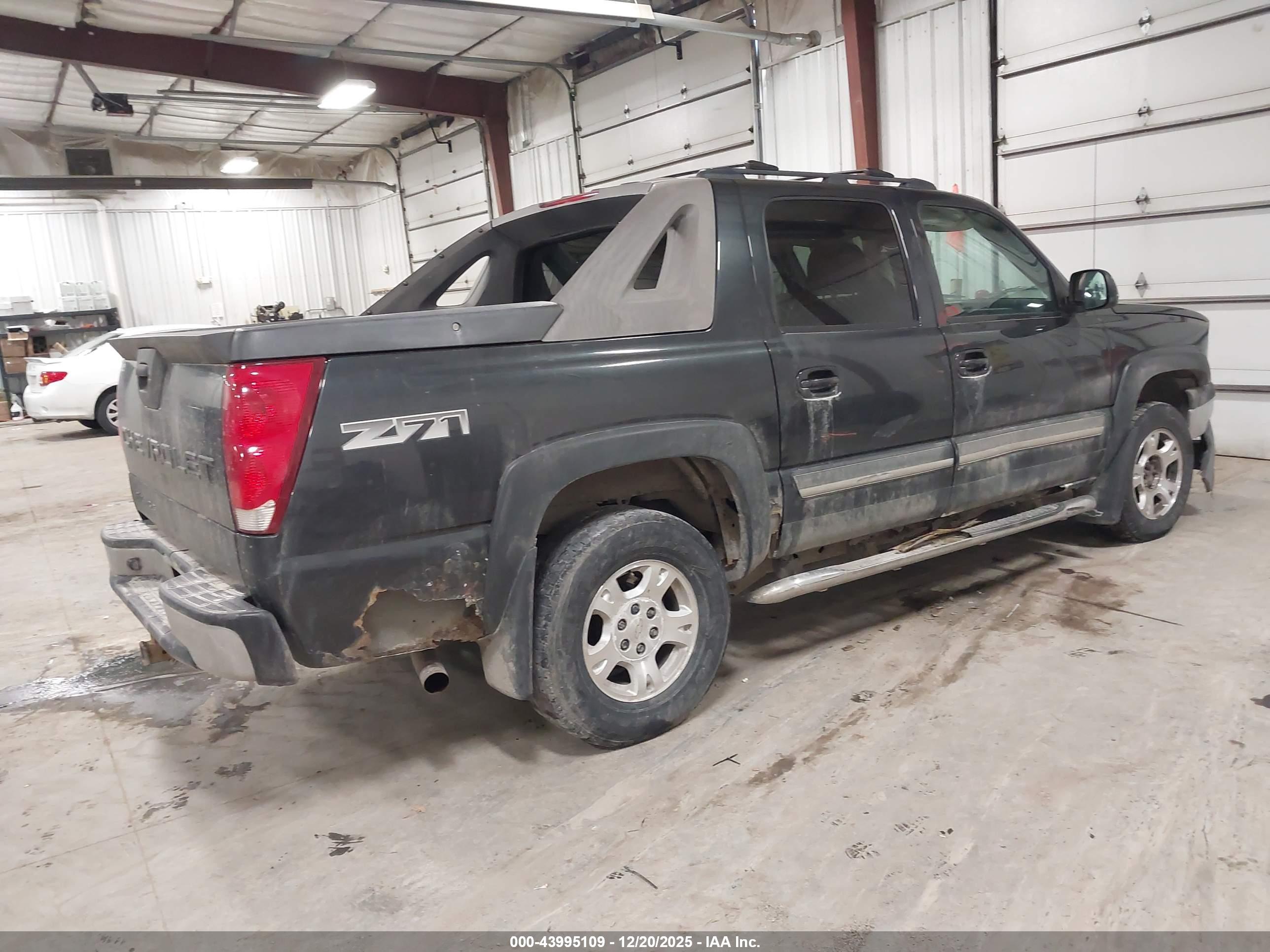 CHEVROLET AVALANCHE image 4
