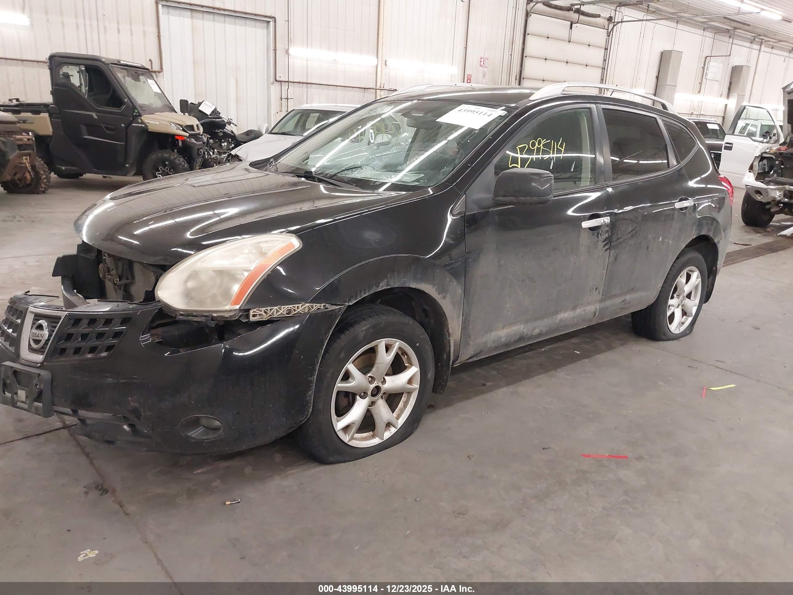 NISSAN ROGUE image 2