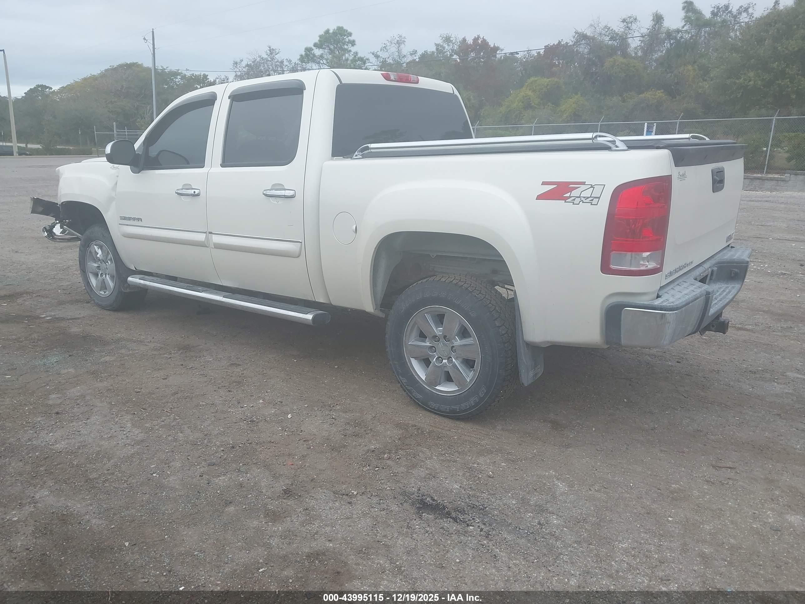 GMC SIERRA image 3