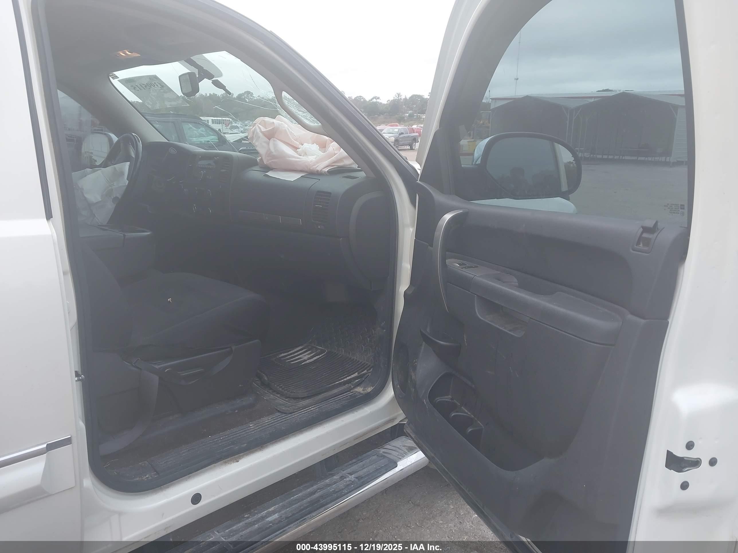 GMC SIERRA image 5
