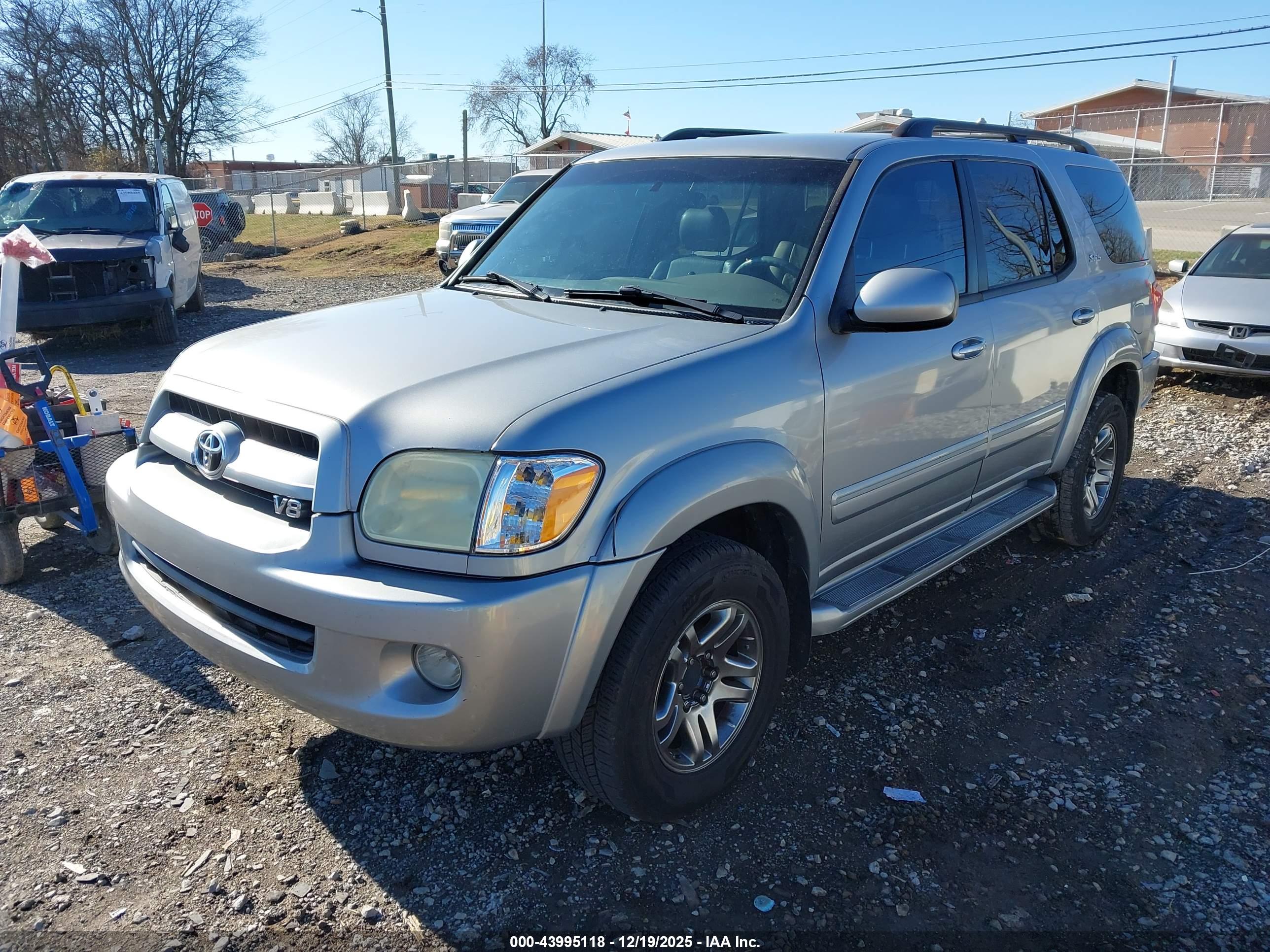 TOYOTA SEQUOIA image 2