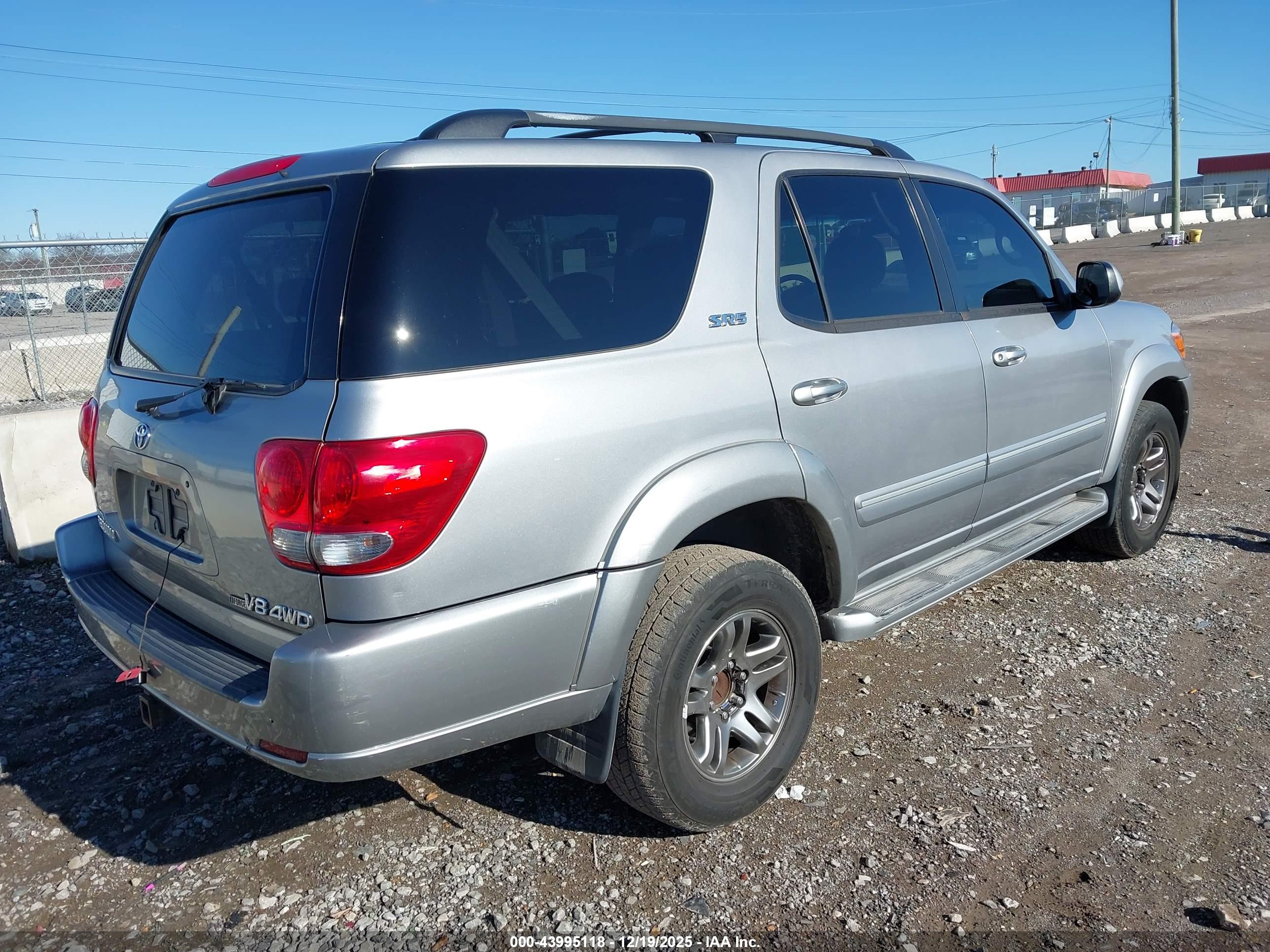TOYOTA SEQUOIA image 4